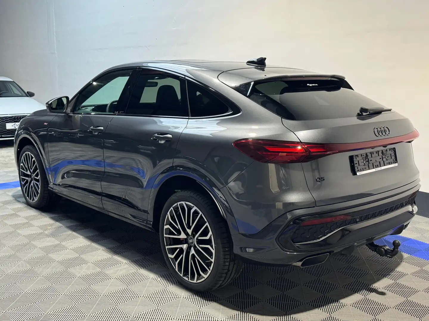 Audi Q5 Q5 2.0 TFSI Quattro S line S tronic Grijs - 2