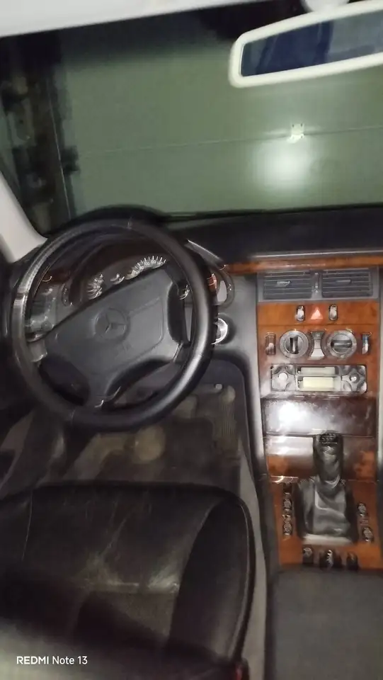 Mercedes-Benz E 220 Elegance, foto 4