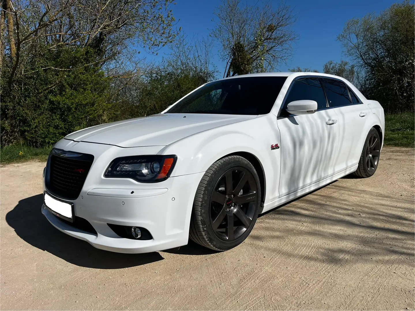 Chrysler 300 SRT 6.4 hemi 477ch BVA. White - 1