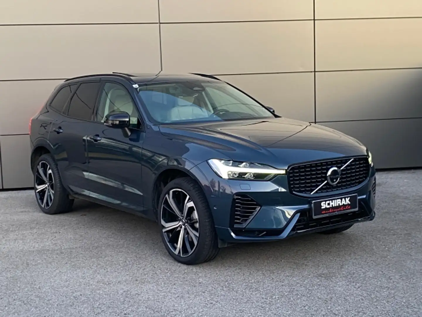 Volvo XC60 T6 AWD PHEV Ultra Dark Aut. Bleu - 1