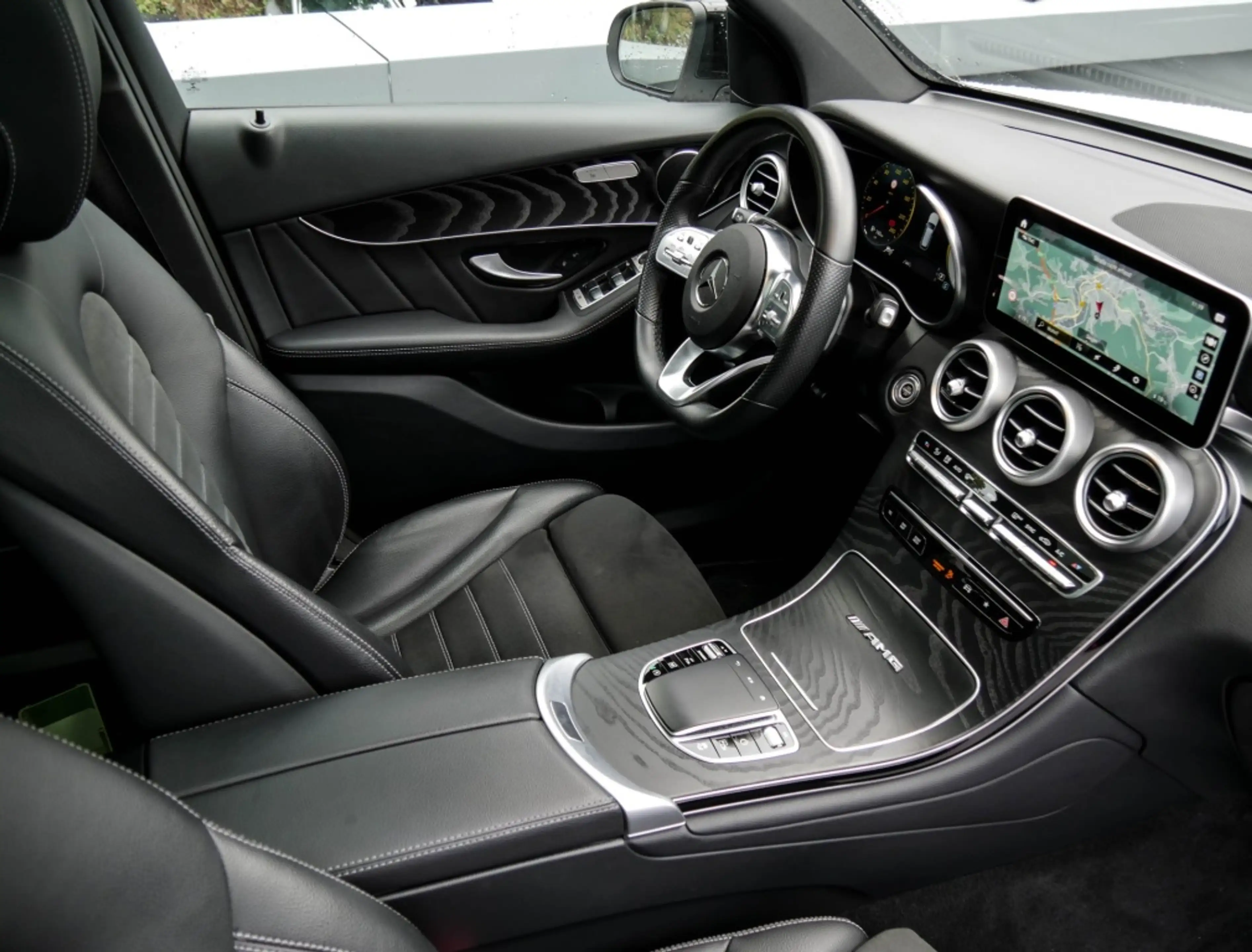 Mercedes-Benz GLC 200 4M AMG-Sport/Pano/AHK/Night/Distr/Totw — photo 4