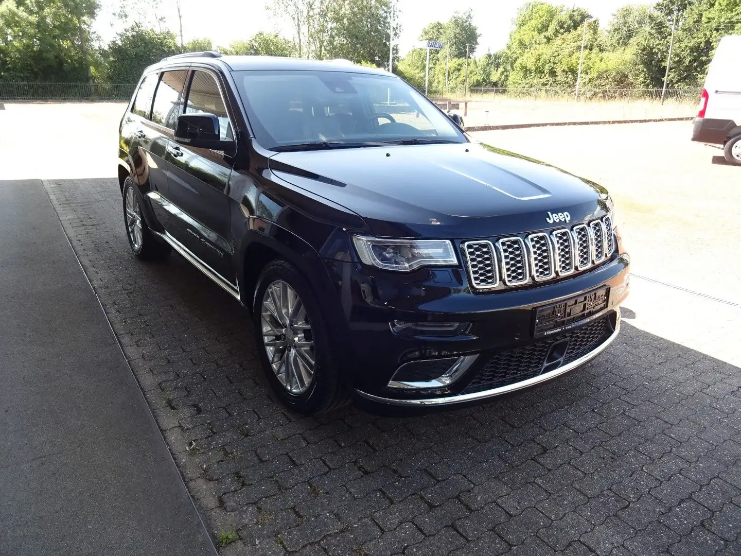Jeep Grand Cherokee 3.0l V6 MultiJet 184kW Summit Schwarz - 1