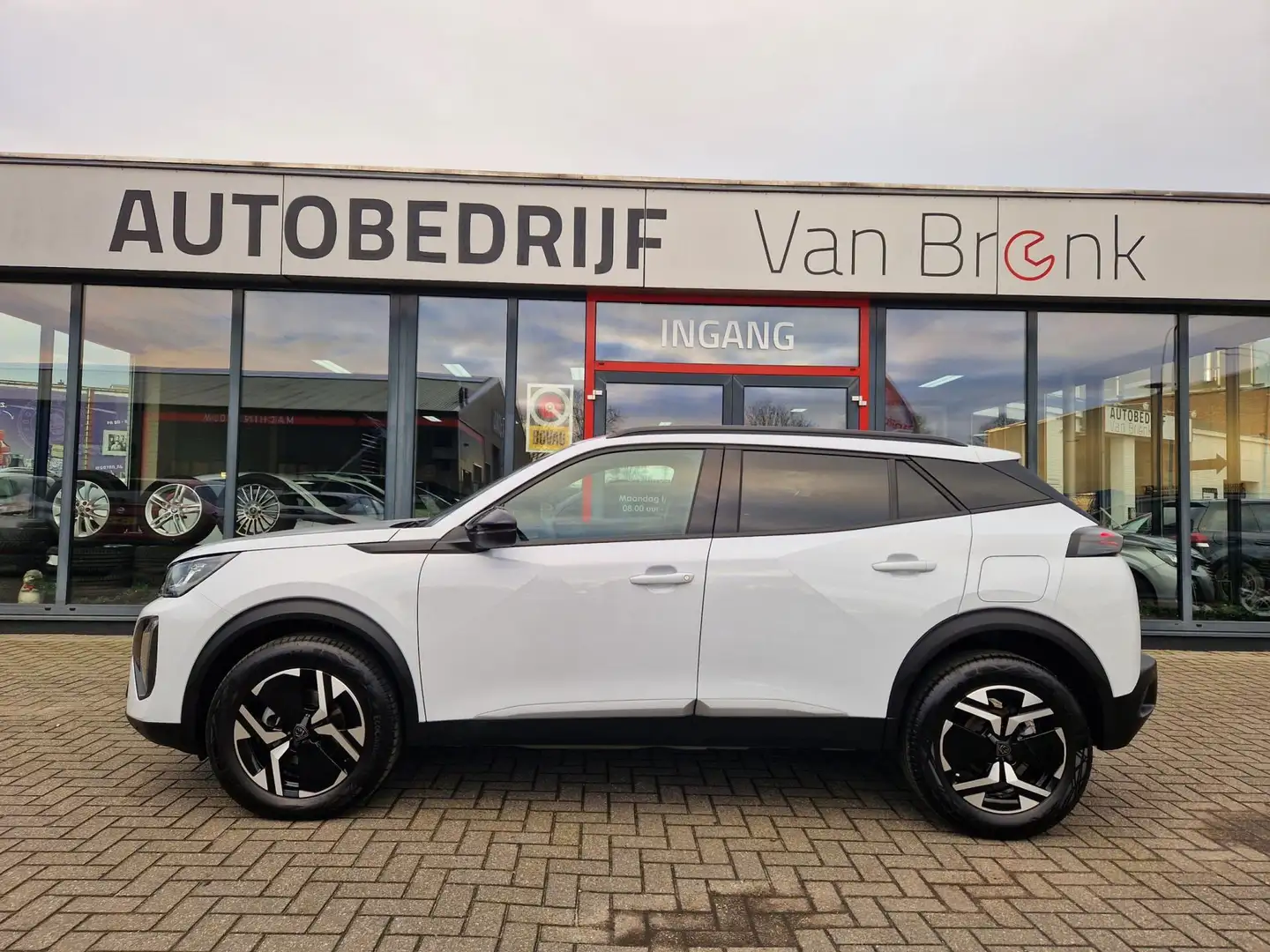 Peugeot 2008 1.2 130PK Allure | Carplay | PDC V+A | Cruise Cont Weiß - 2