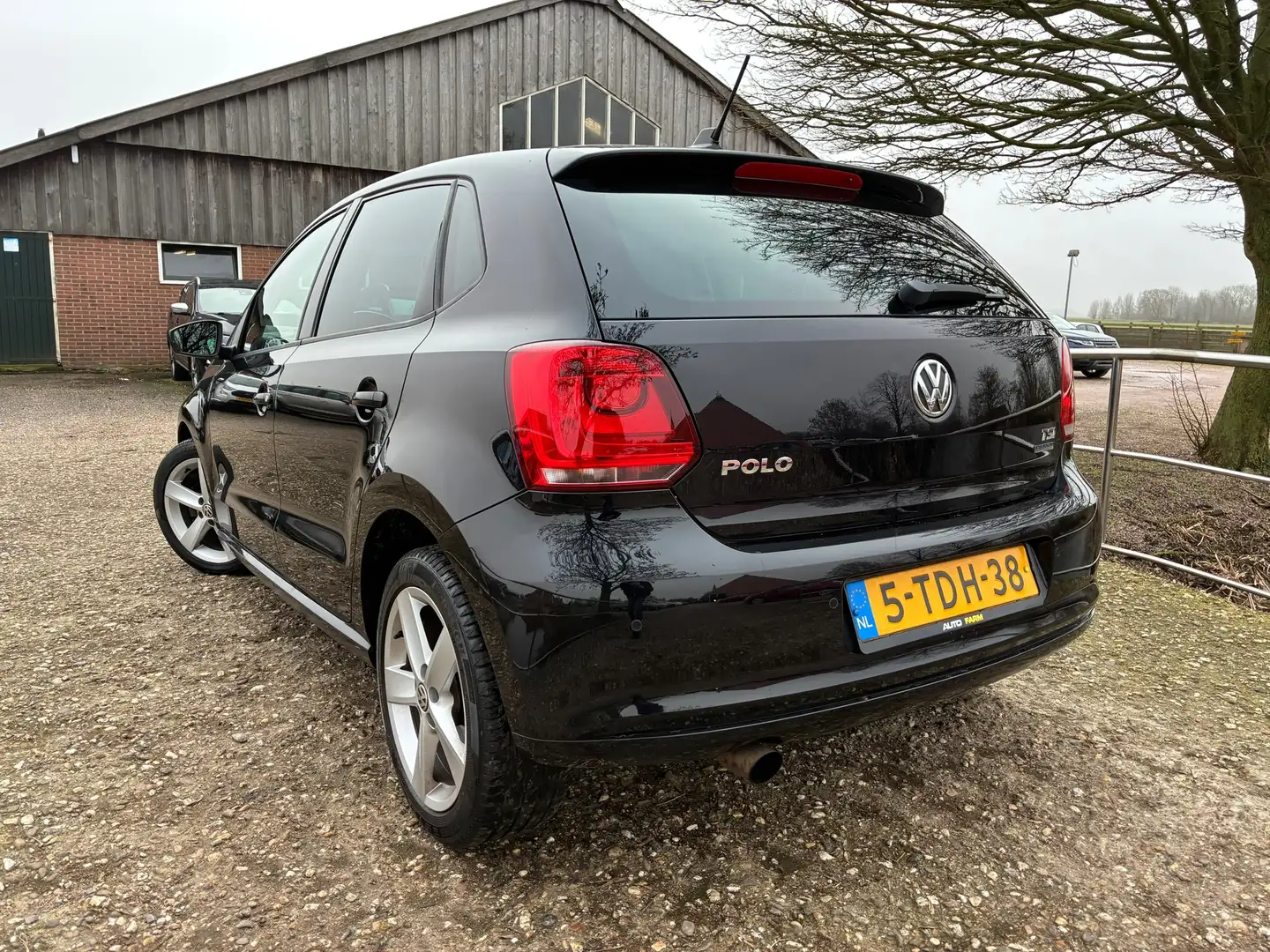 Volkswagen Polo 1.2 TSI BlueMotion Highline | Cruise + Clima nu € Schwarz - 2