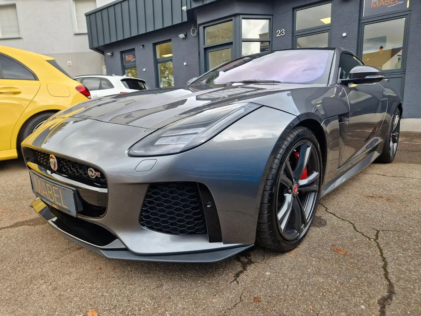 Jaguar F-Type Coupe SVR 5.0L V8 Kompressor AWD Grau - 1