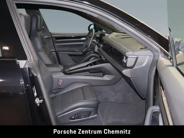 Porsche Macan view 13