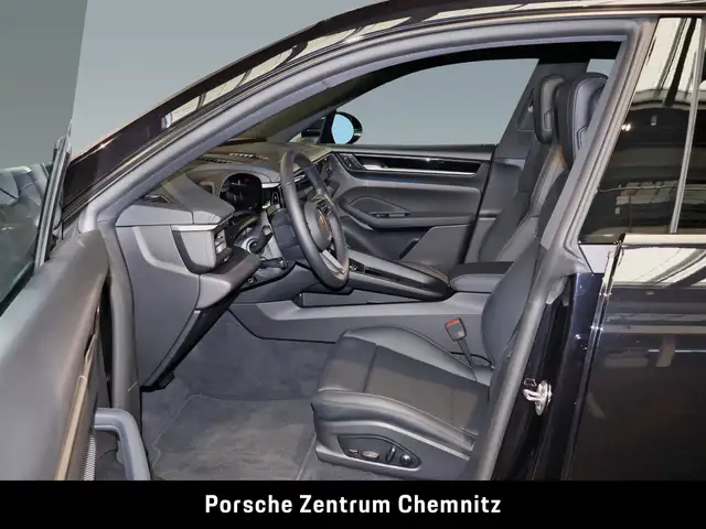 Porsche Macan view 12