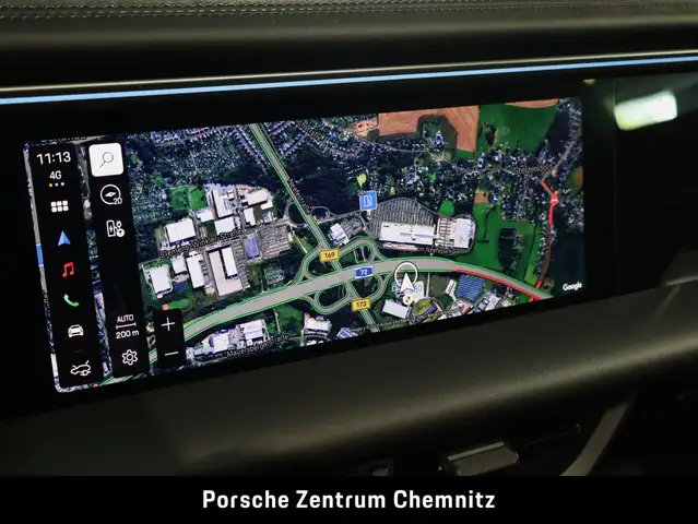 Porsche Macan view 15