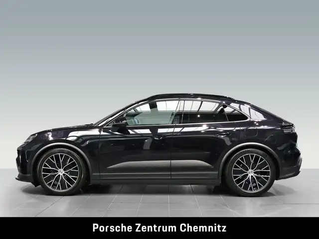 Porsche Macan view 2