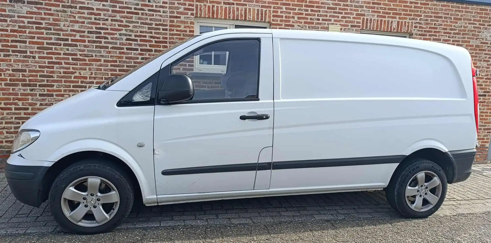 Mercedes-Benz Vito Vito 111 CDI Kompakt Blanc - 1
