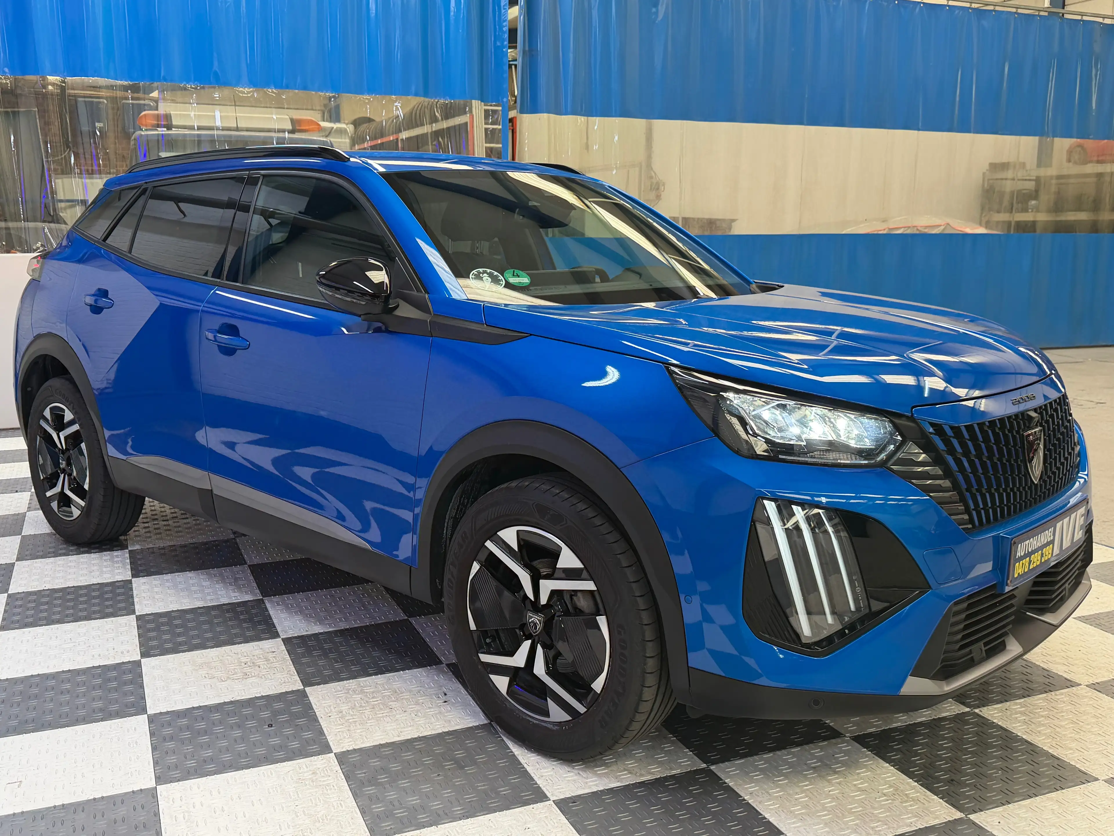 Peugeot 2008 1.2 Allure 130 EAT8 — photo 3