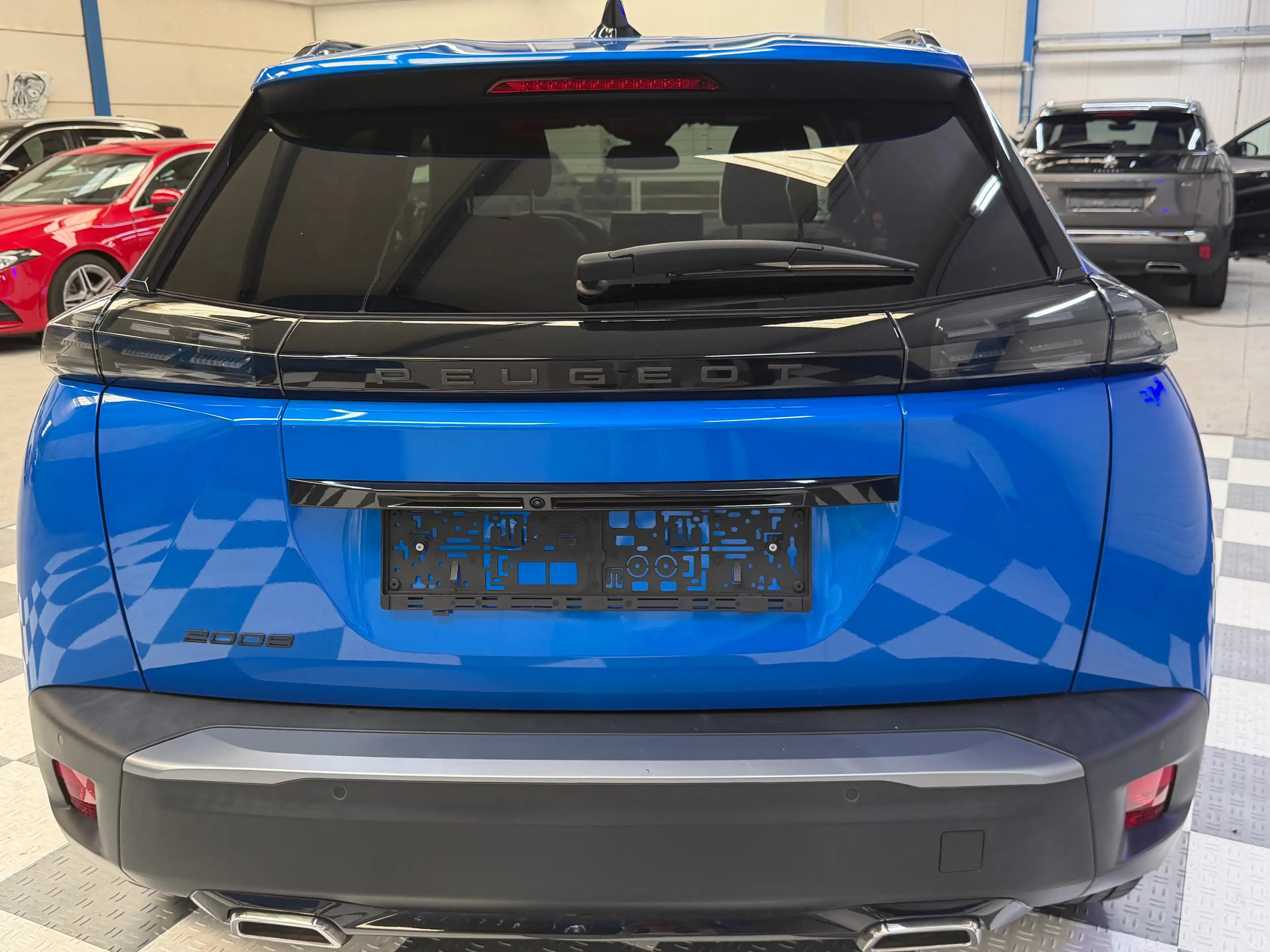Peugeot 2008 1.2 Allure 130 EAT8 — photo 6