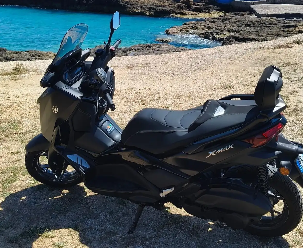 Yamaha X-Max 125