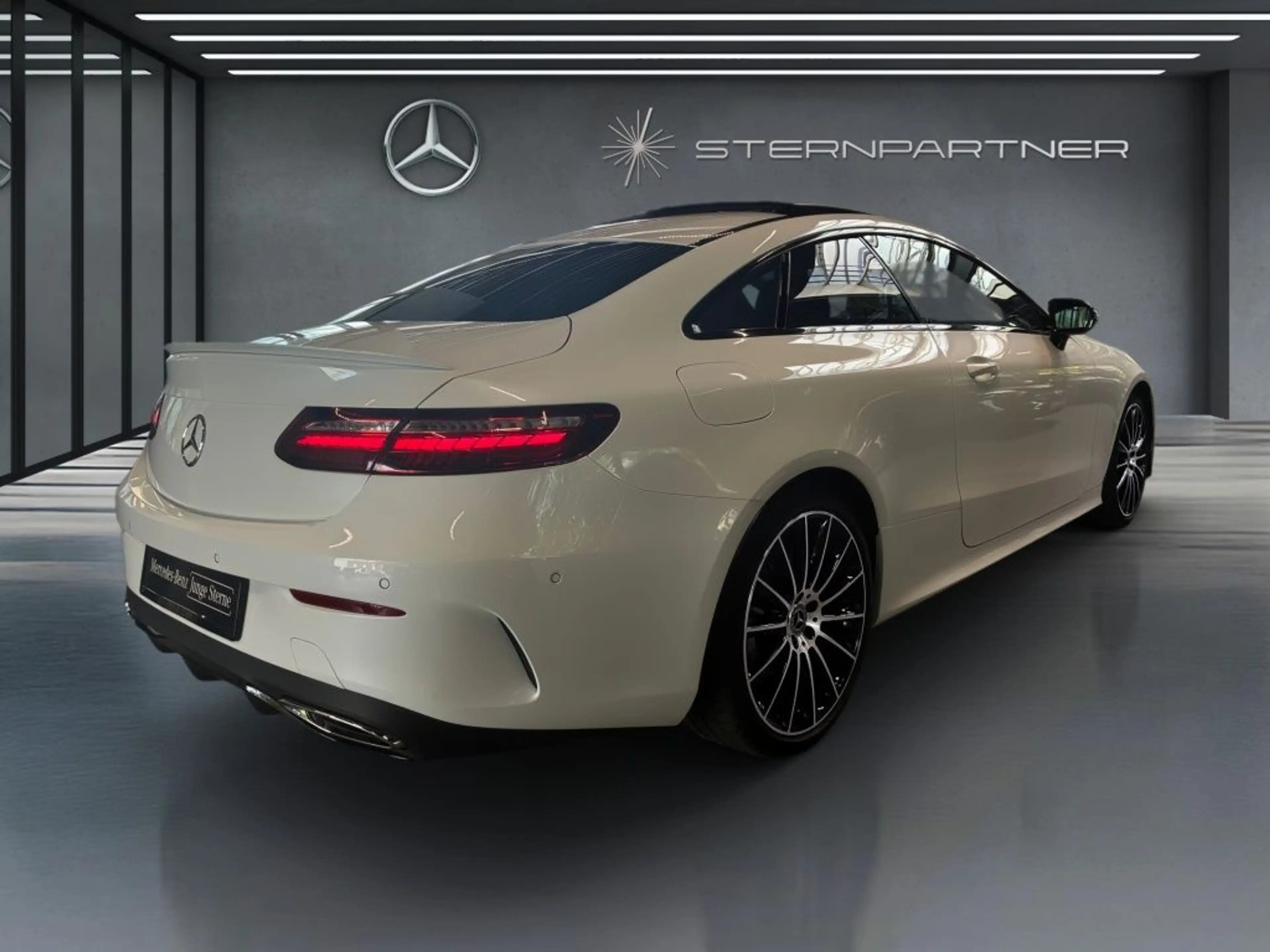Mercedes-Benz E 400 d 4M Coupé AMG+NIGHT+PANO+KAMERA+TEMPOMAT — photo 12