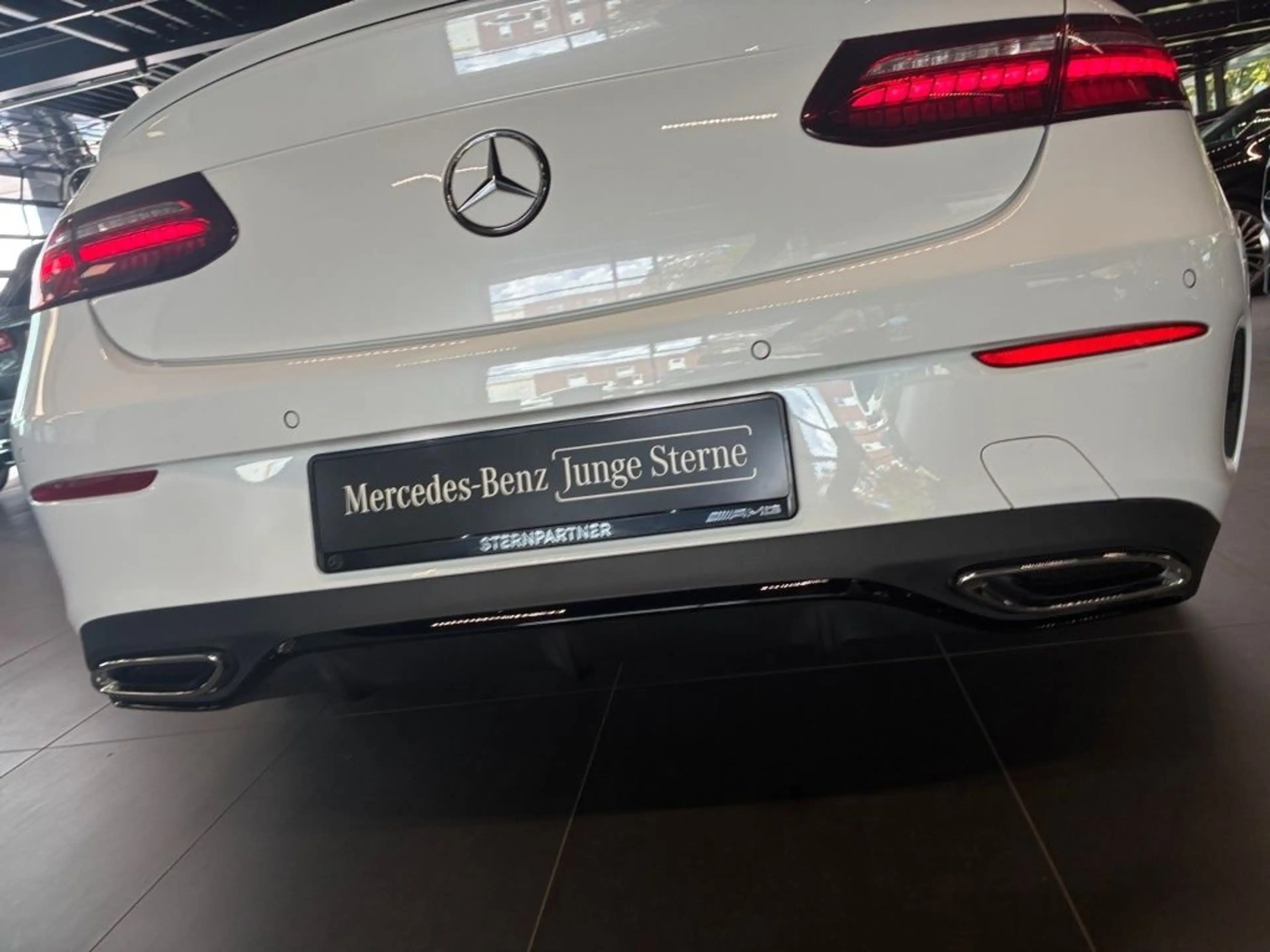 Mercedes-Benz E 400 d 4M Coupé AMG+NIGHT+PANO+KAMERA+TEMPOMAT — photo 11