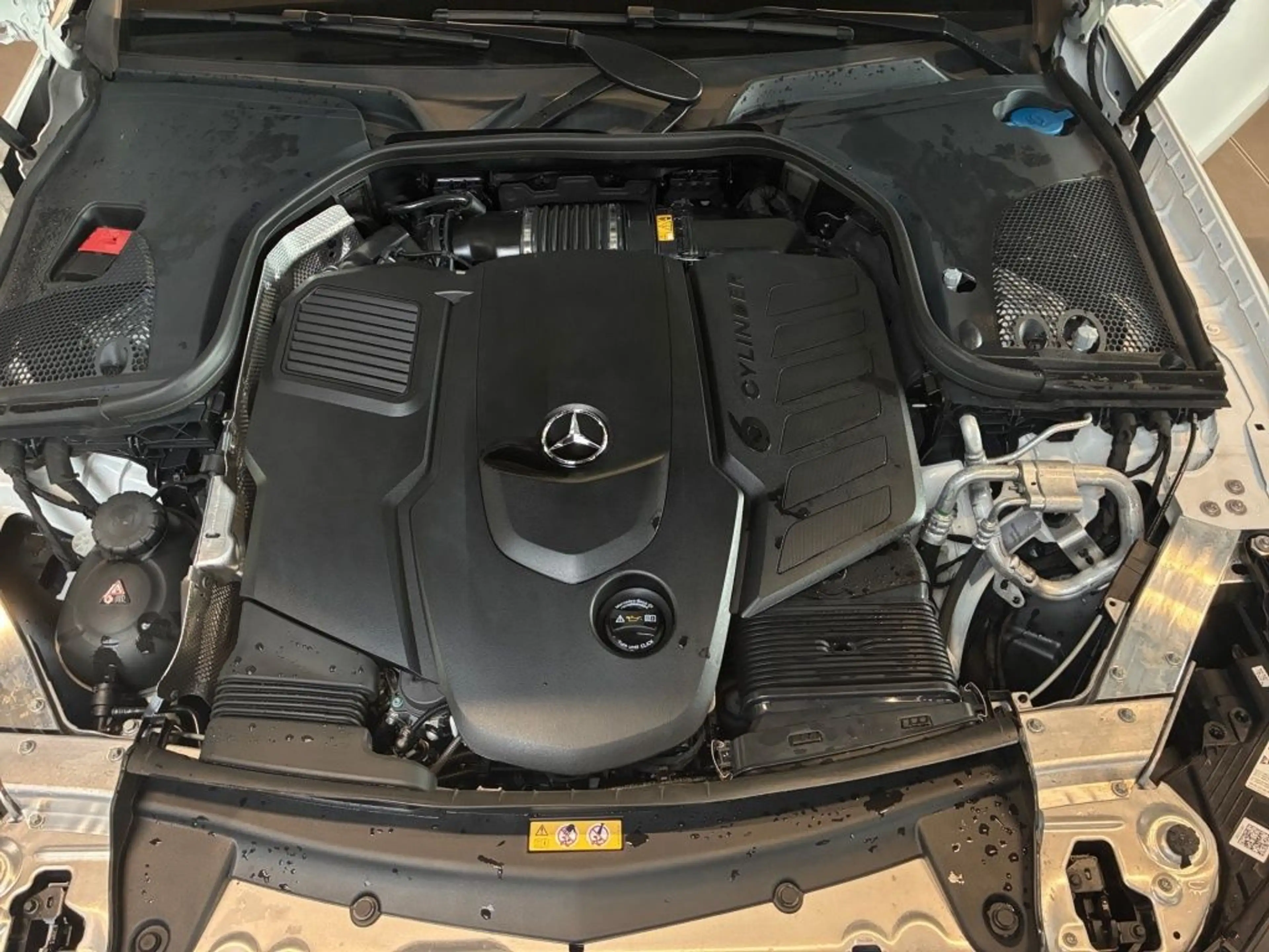 Mercedes-Benz E 400 d 4M Coupé AMG+NIGHT+PANO+KAMERA+TEMPOMAT — photo 4