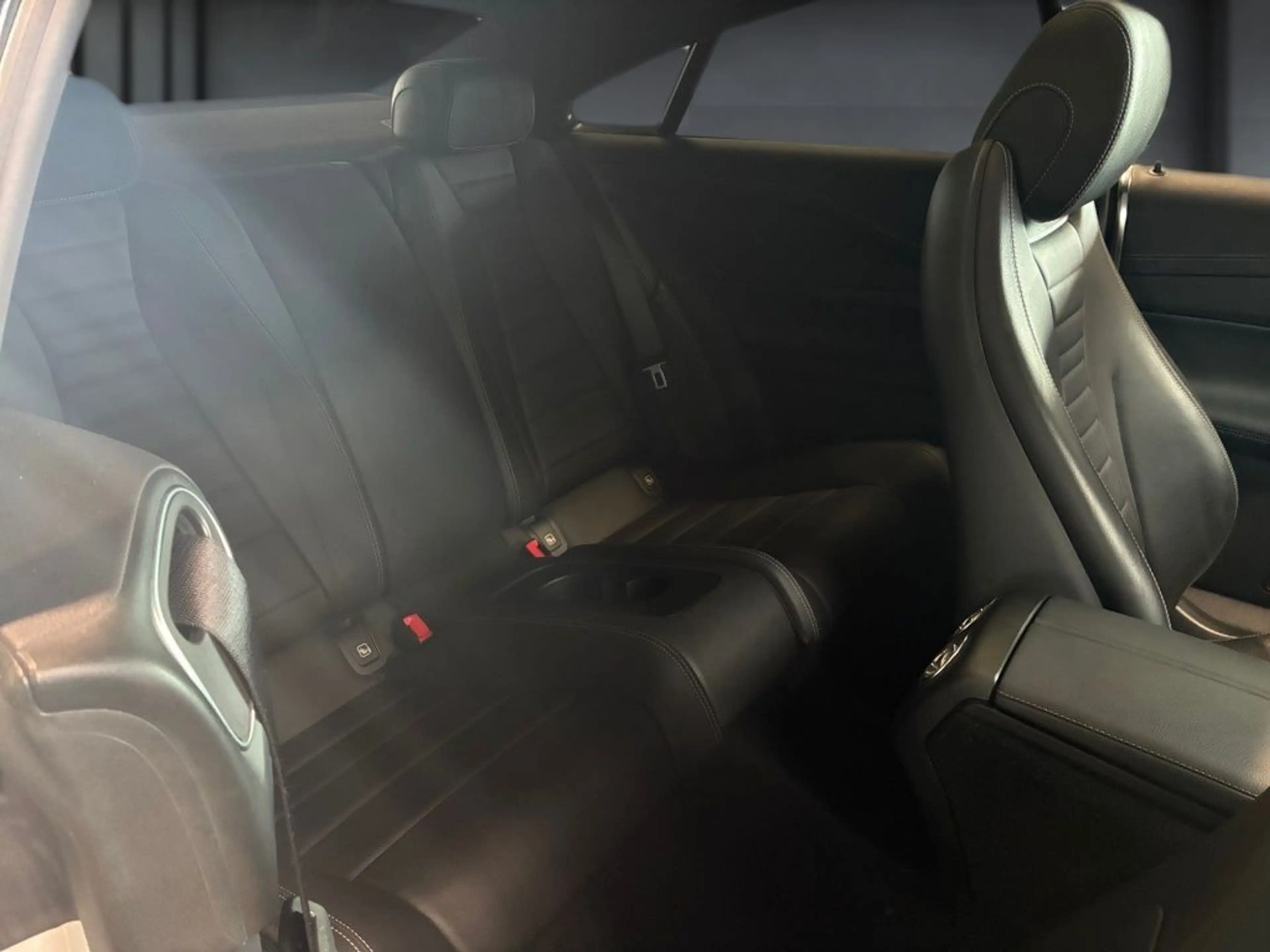 Mercedes-Benz E 400 d 4M Coupé AMG+NIGHT+PANO+KAMERA+TEMPOMAT — photo 13