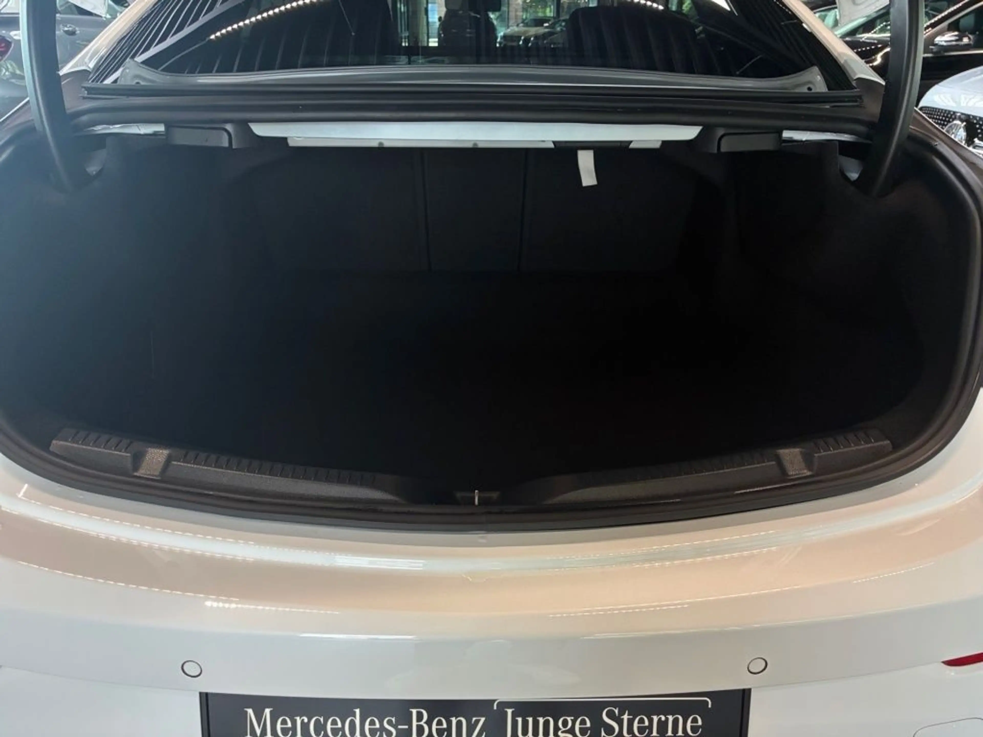 Mercedes-Benz E 400 d 4M Coupé AMG+NIGHT+PANO+KAMERA+TEMPOMAT — photo 9