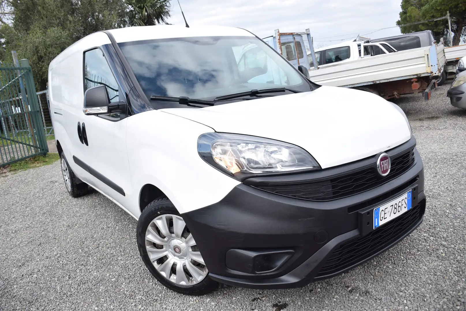 Fiat Doblo MAXI FURGONE 3POSTI IVA DETRAIBILE 1.6MJT 105CV 6M Blanc - 2
