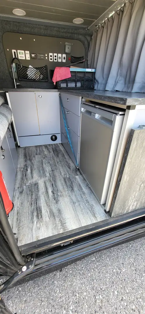 Ford Transit Custom Transit Custom L1H1 300K Variobus 2,2 TDCi Trend Trend Schwarz - 2