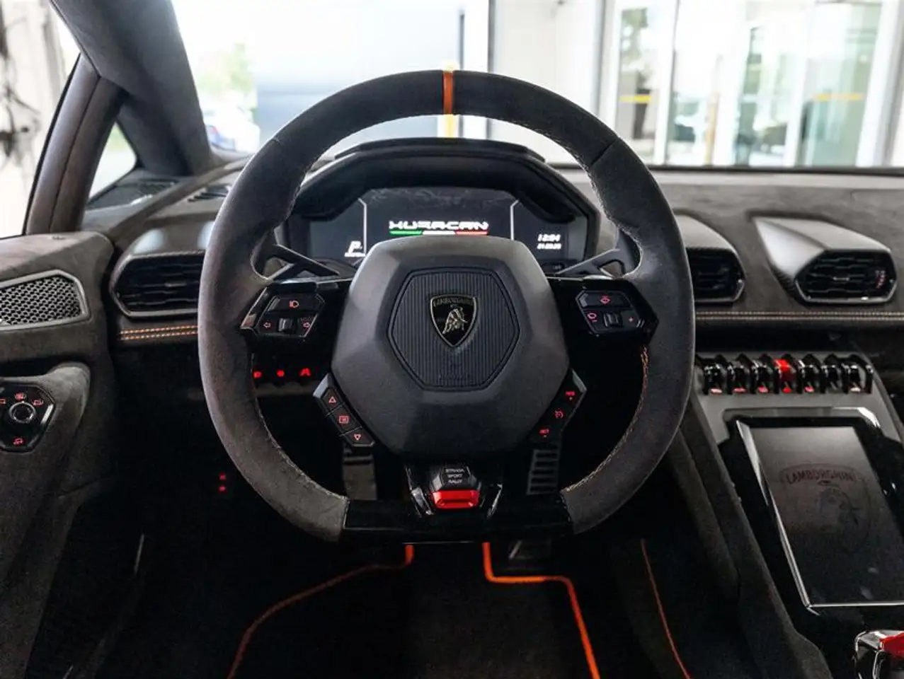 Lamborghini Huracán снимка Lamborghini Huracán