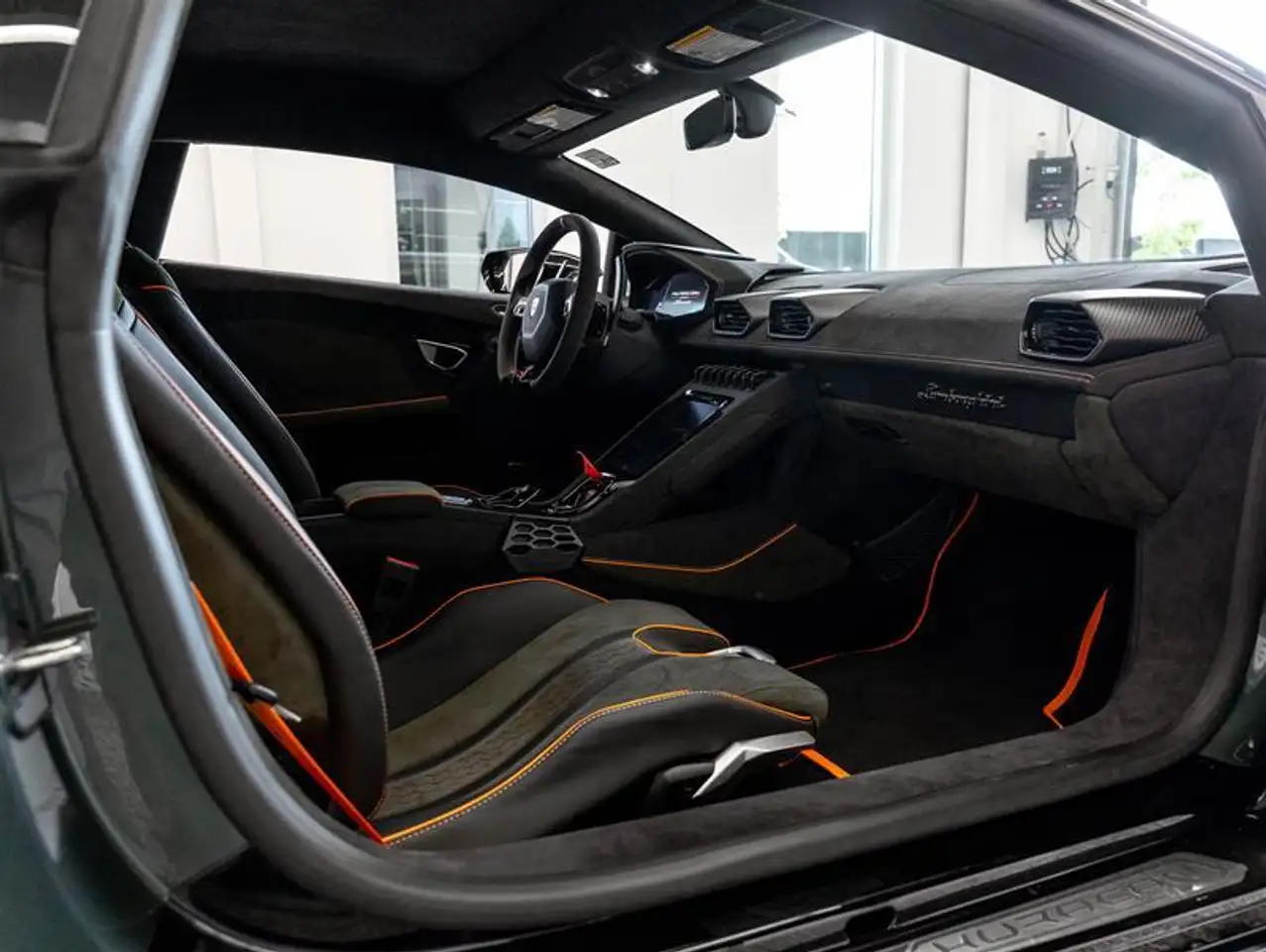 Lamborghini Huracán снимка Lamborghini Huracán