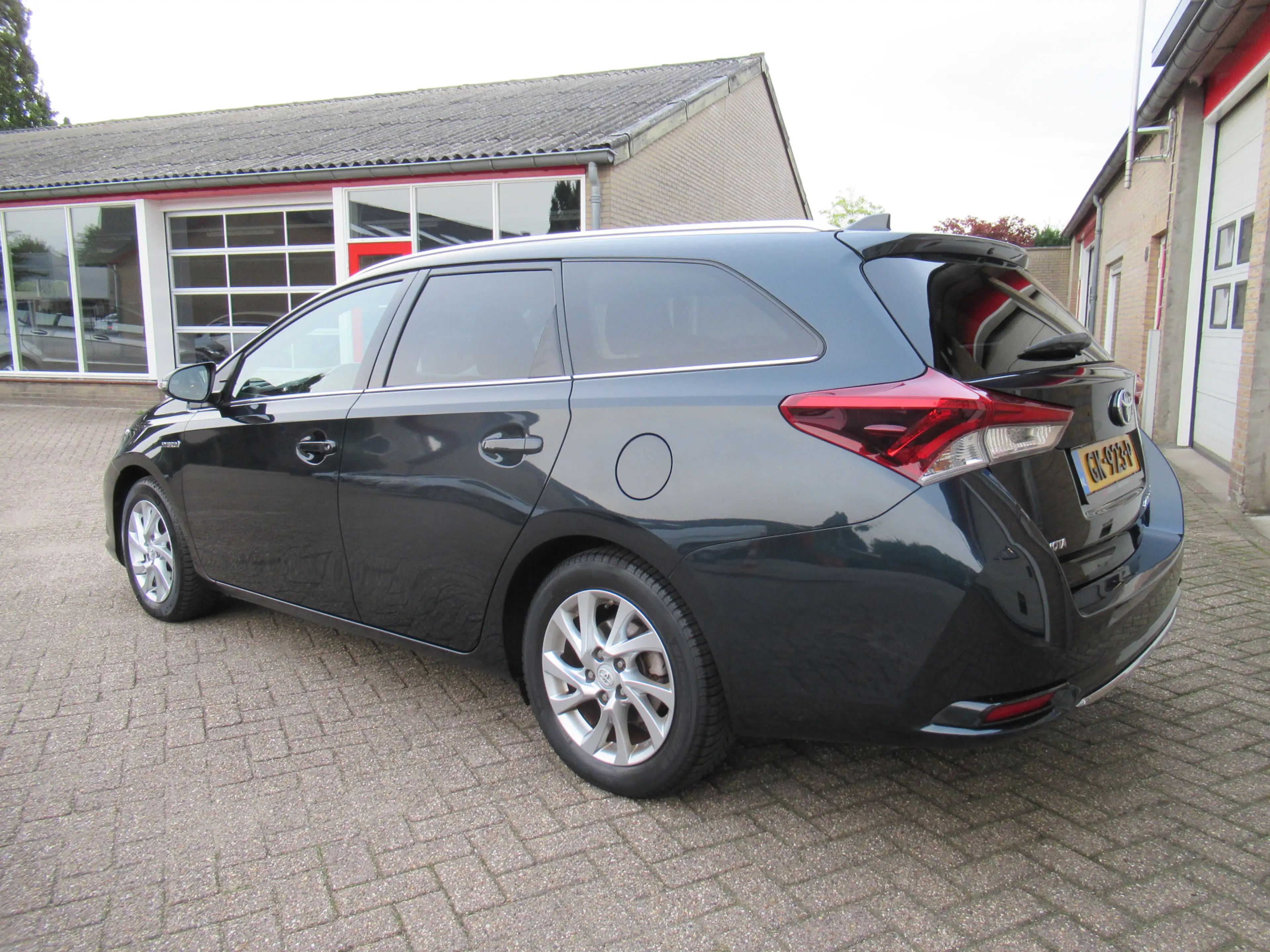 Toyota Auris Touring Sports 1.8 Hybrid Lease — photo 16