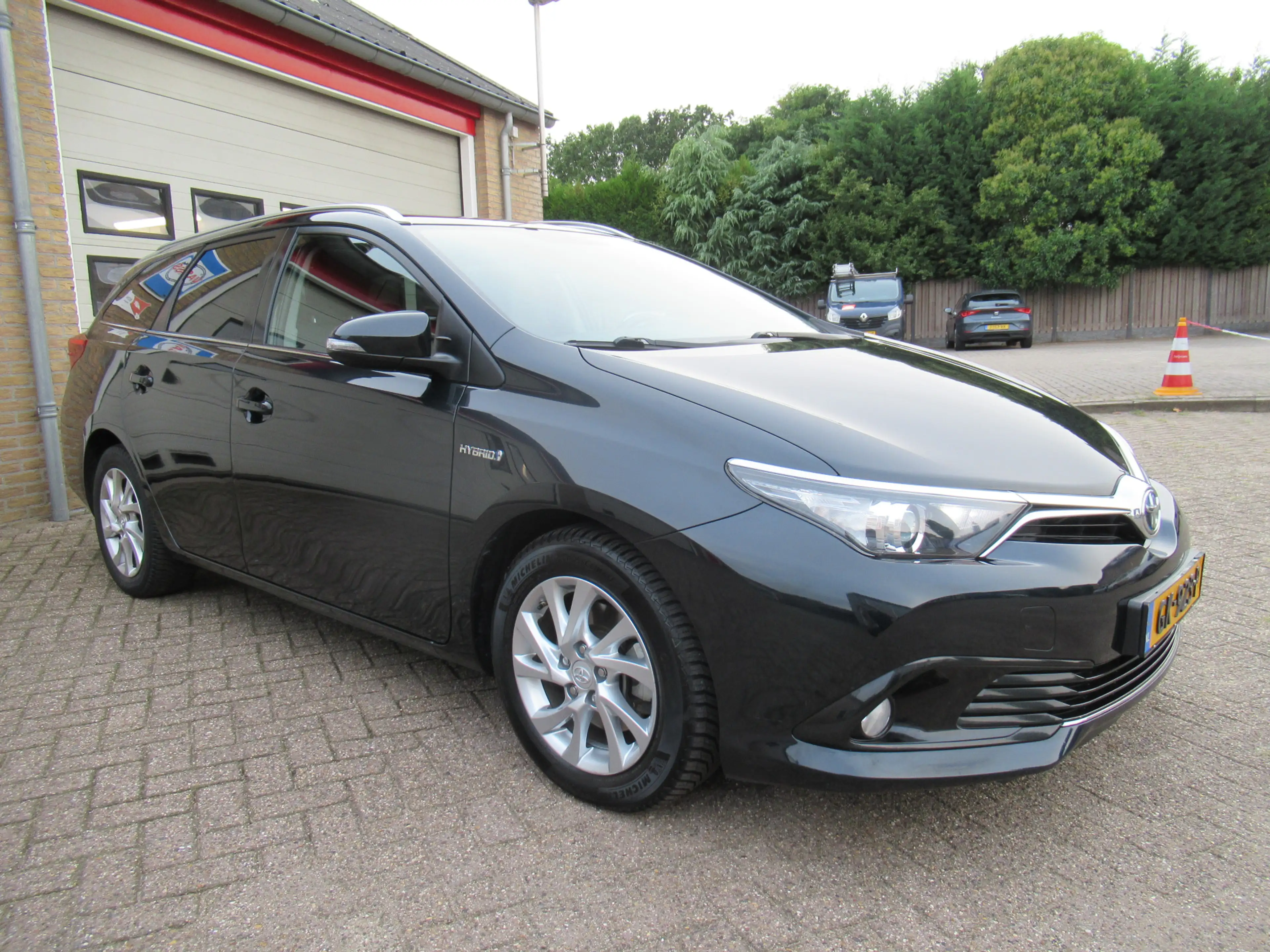 Toyota Auris Touring Sports 1.8 Hybrid Lease — photo 20