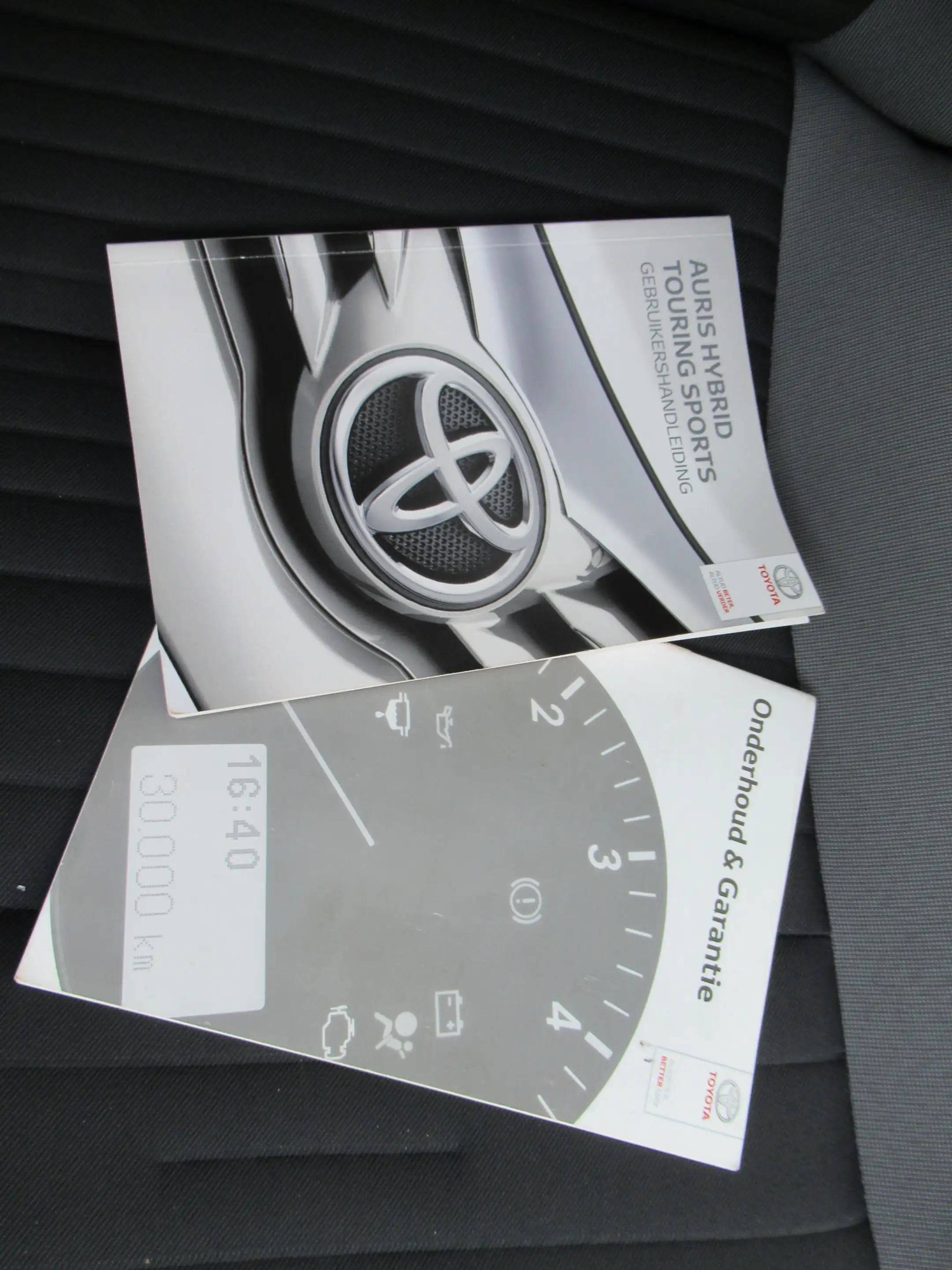 Toyota Auris Touring Sports 1.8 Hybrid Lease — photo 22