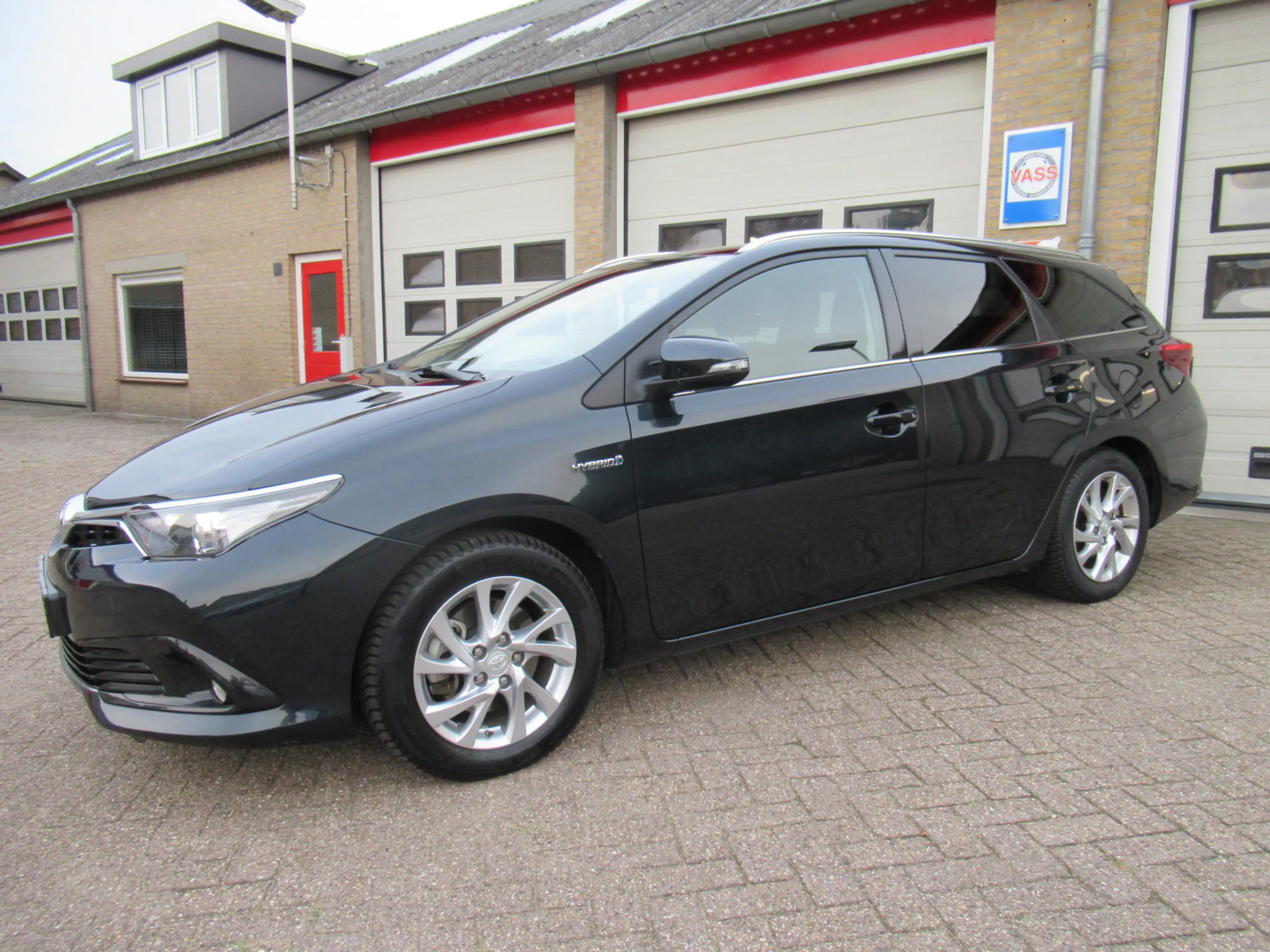 Toyota Auris Touring Sports 1.8 Hybrid Lease — photo 18
