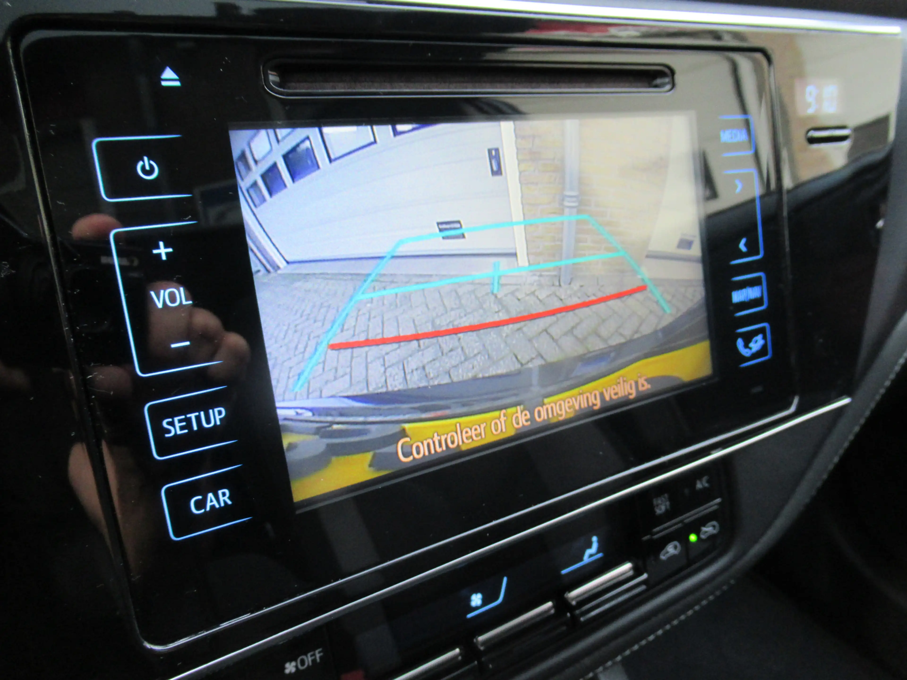Toyota Auris Touring Sports 1.8 Hybrid Lease — photo 12