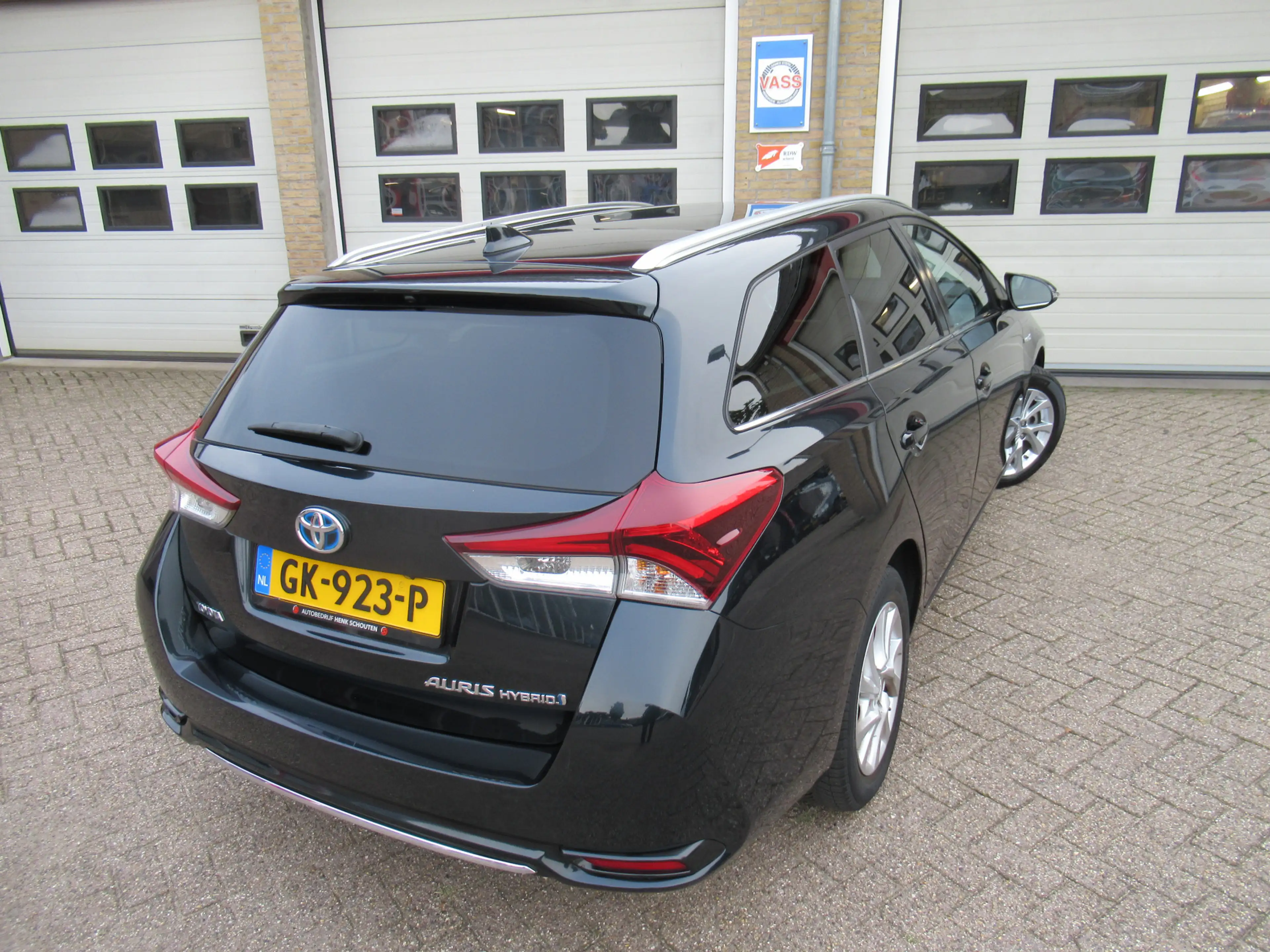 Toyota Auris Touring Sports 1.8 Hybrid Lease — photo 2