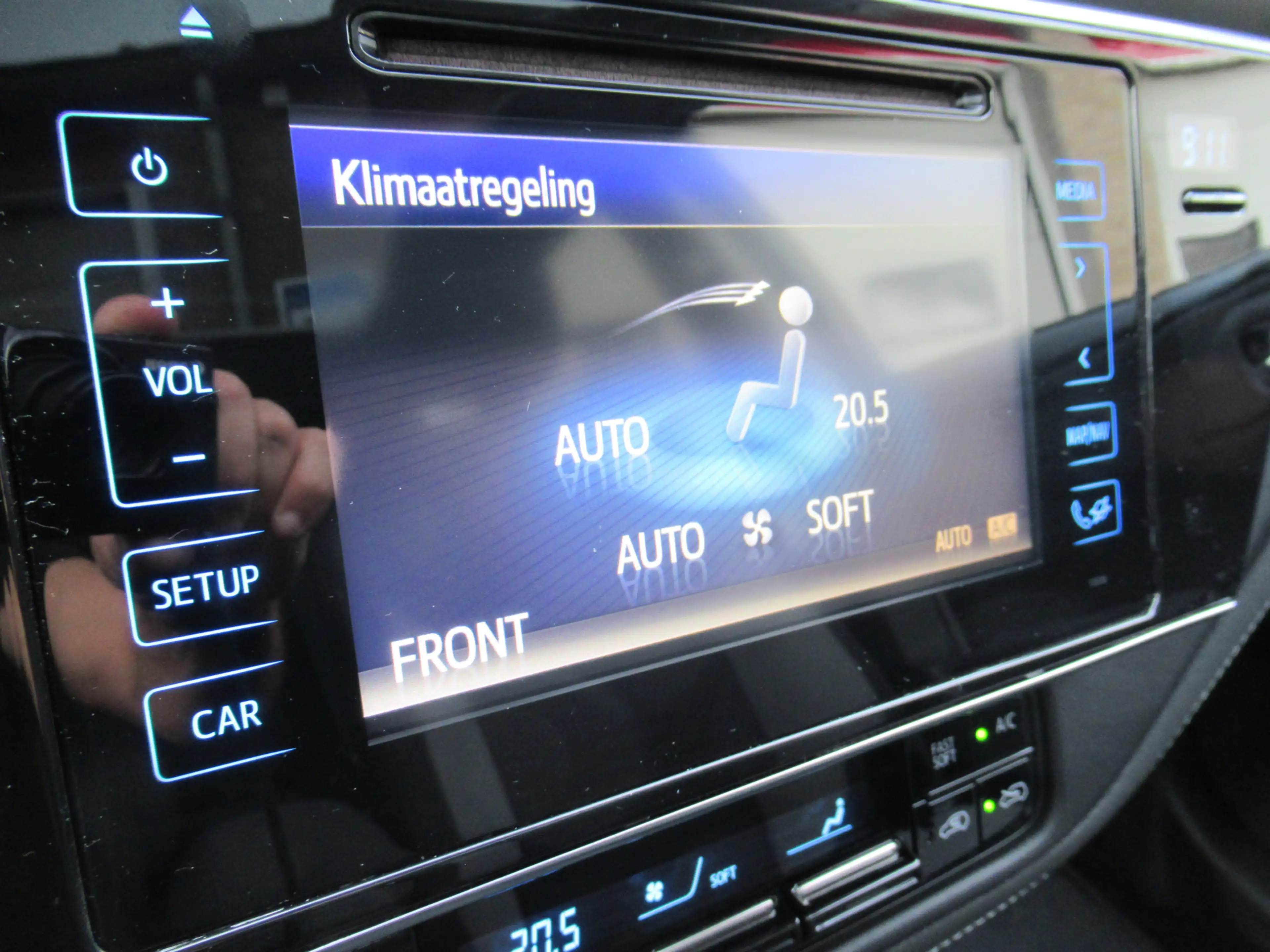 Toyota Auris Touring Sports 1.8 Hybrid Lease — photo 13