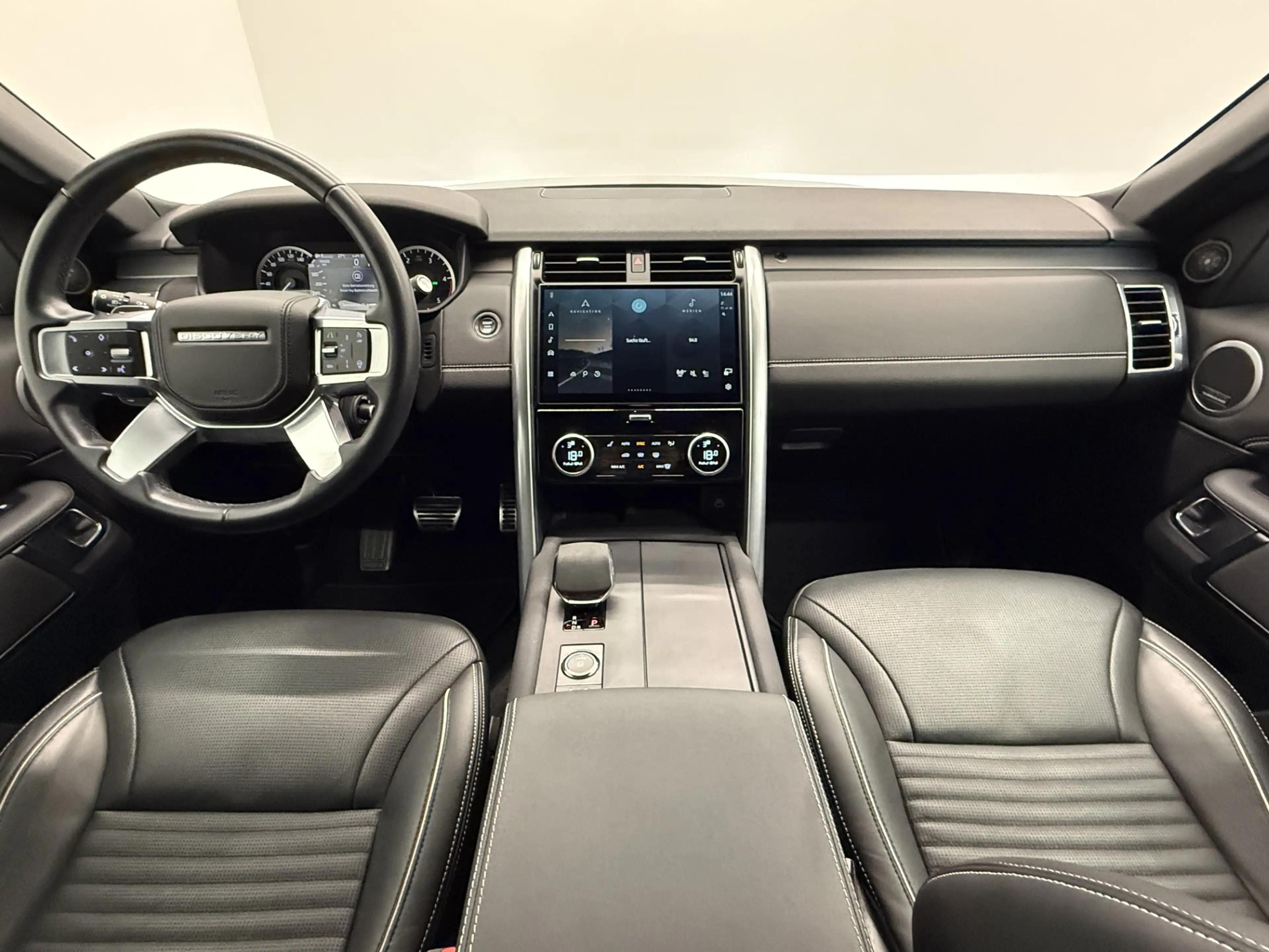 Land Rover Discovery 5 D300 AWD R-Dynamic HSE — photo 6