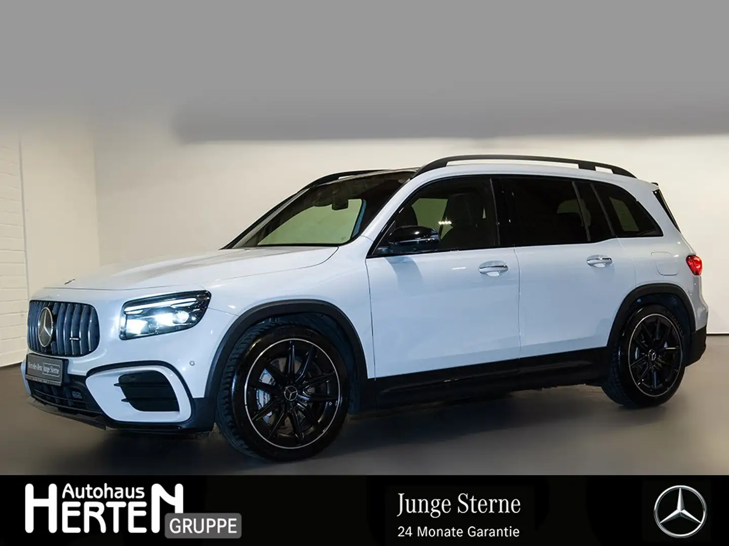 Mercedes-Benz GLB 35 AMG Mercedes-AMG GLB 35 4M +PANORAMA+NIGHT+HEAD-UP Weiß - 1