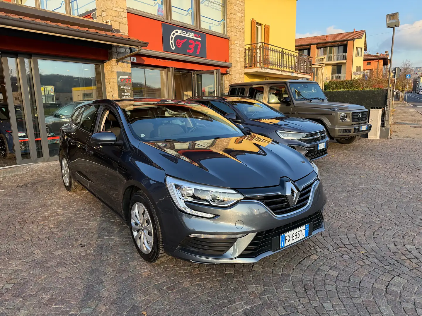 Renault Megane Megane IV 2016 Sporter SW 1.5 blue dci 95cv my19 Gris - 1