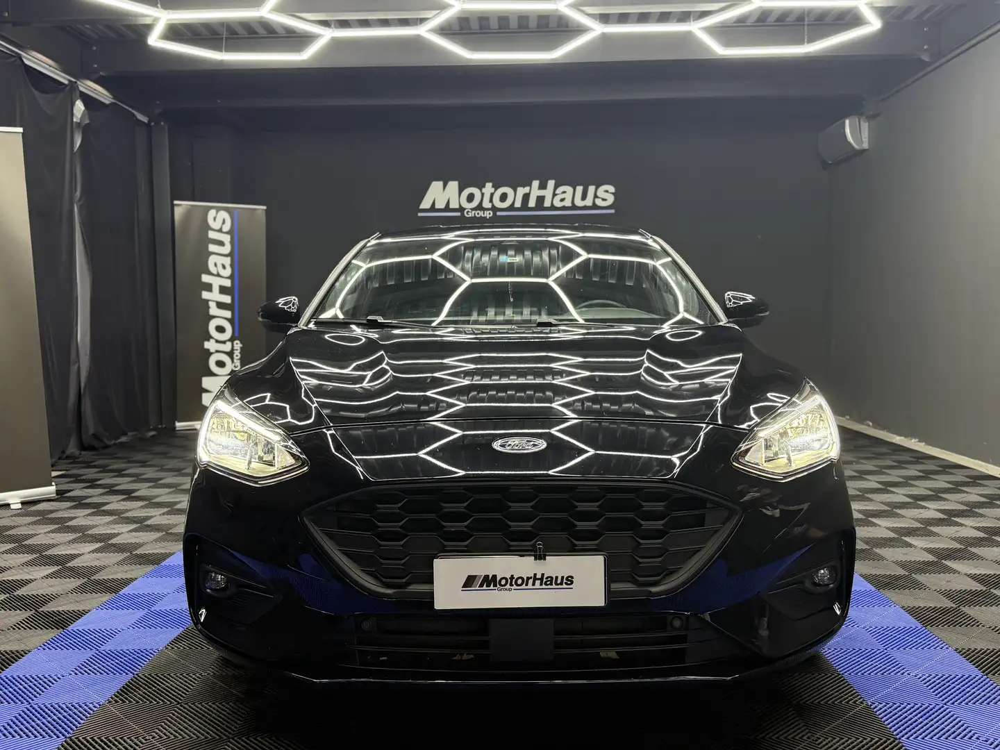 Ford Focus 1.0 ecoboost h ST-Line s Zwart - 2