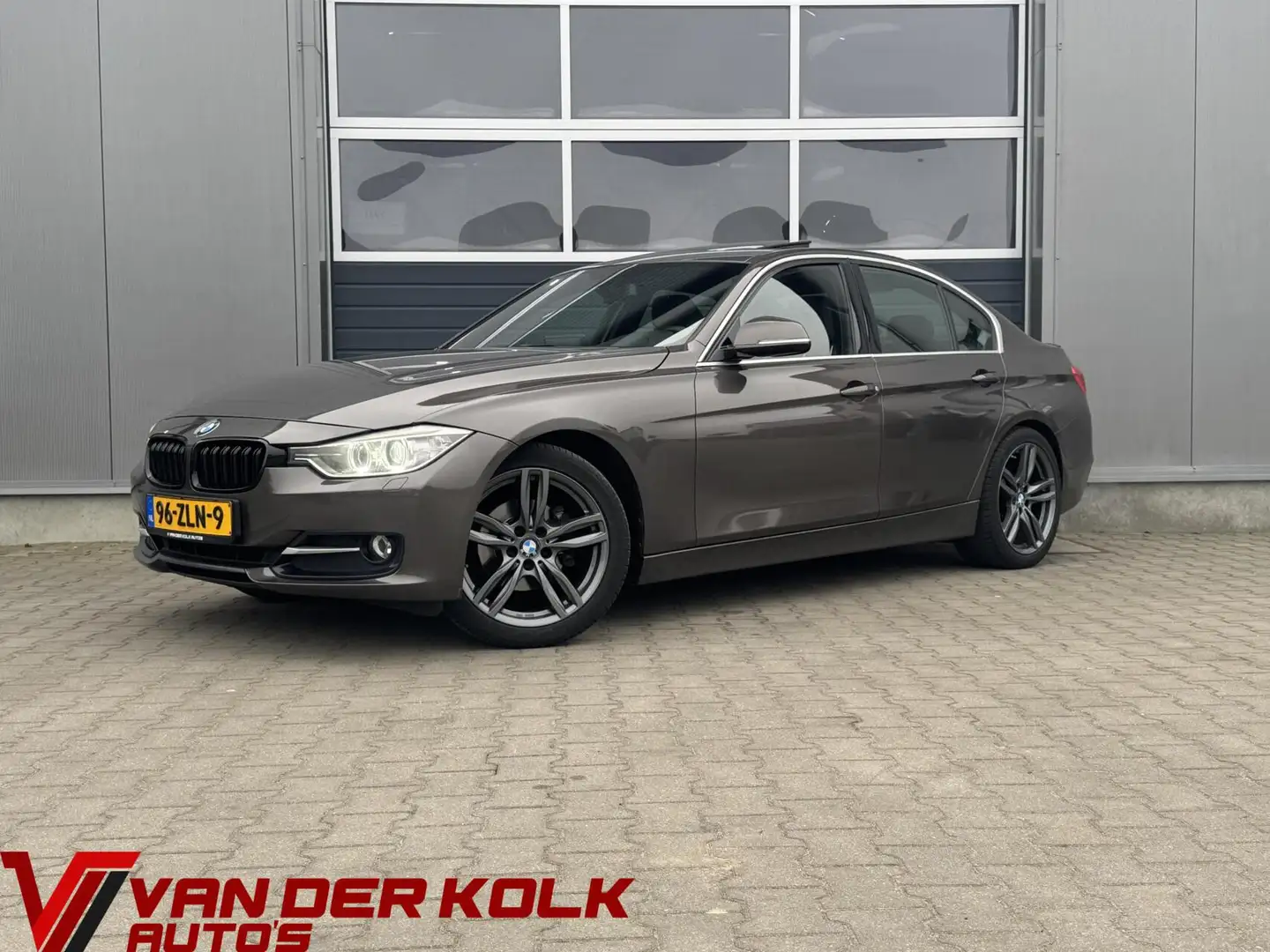 BMW 320 3-serie 320i High Executive | Panorama | Leder | X Braun - 1