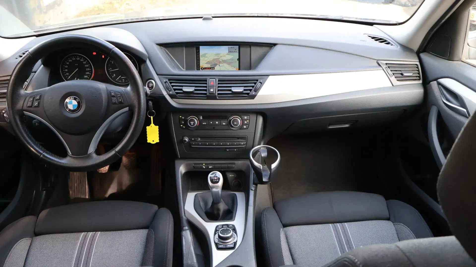 BMW X1 SDrive18i Executive 150pk|Navi|Cruise|Clima|PDC Grijs - 2