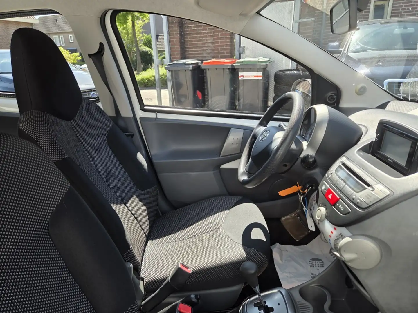 Peugeot 107 1.0 Active Wit - 2
