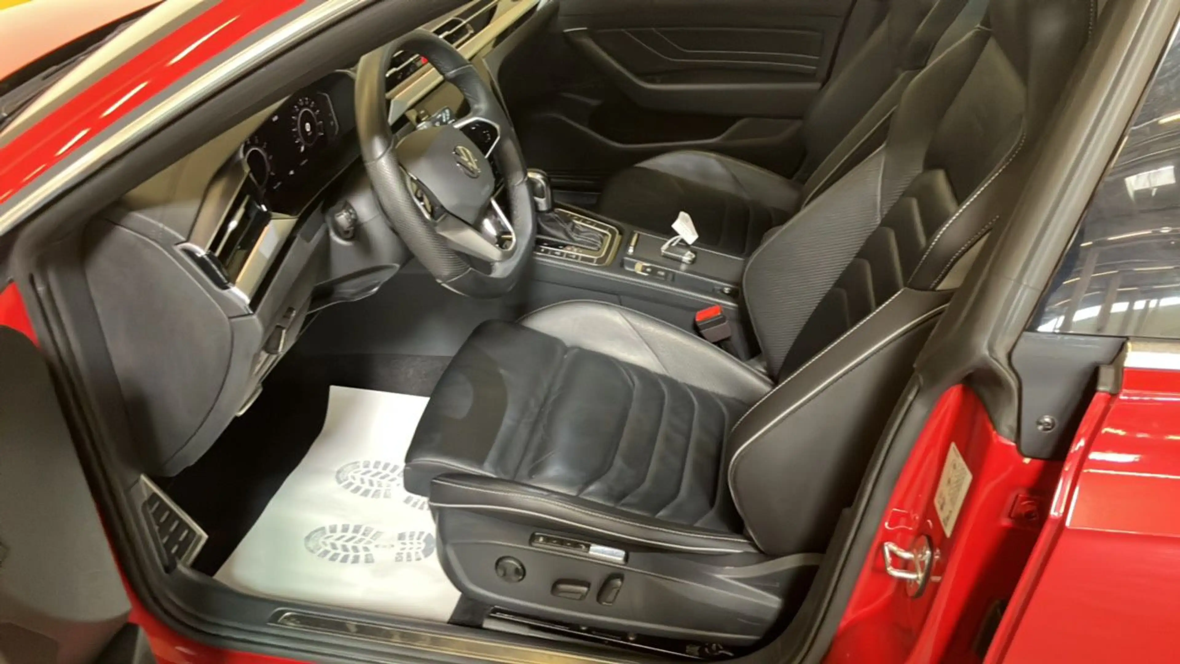 Volkswagen Arteon 1.4 TSI eHybrid R-Line OPF LED*LEDER*SKY*360-CAM* — photo 14