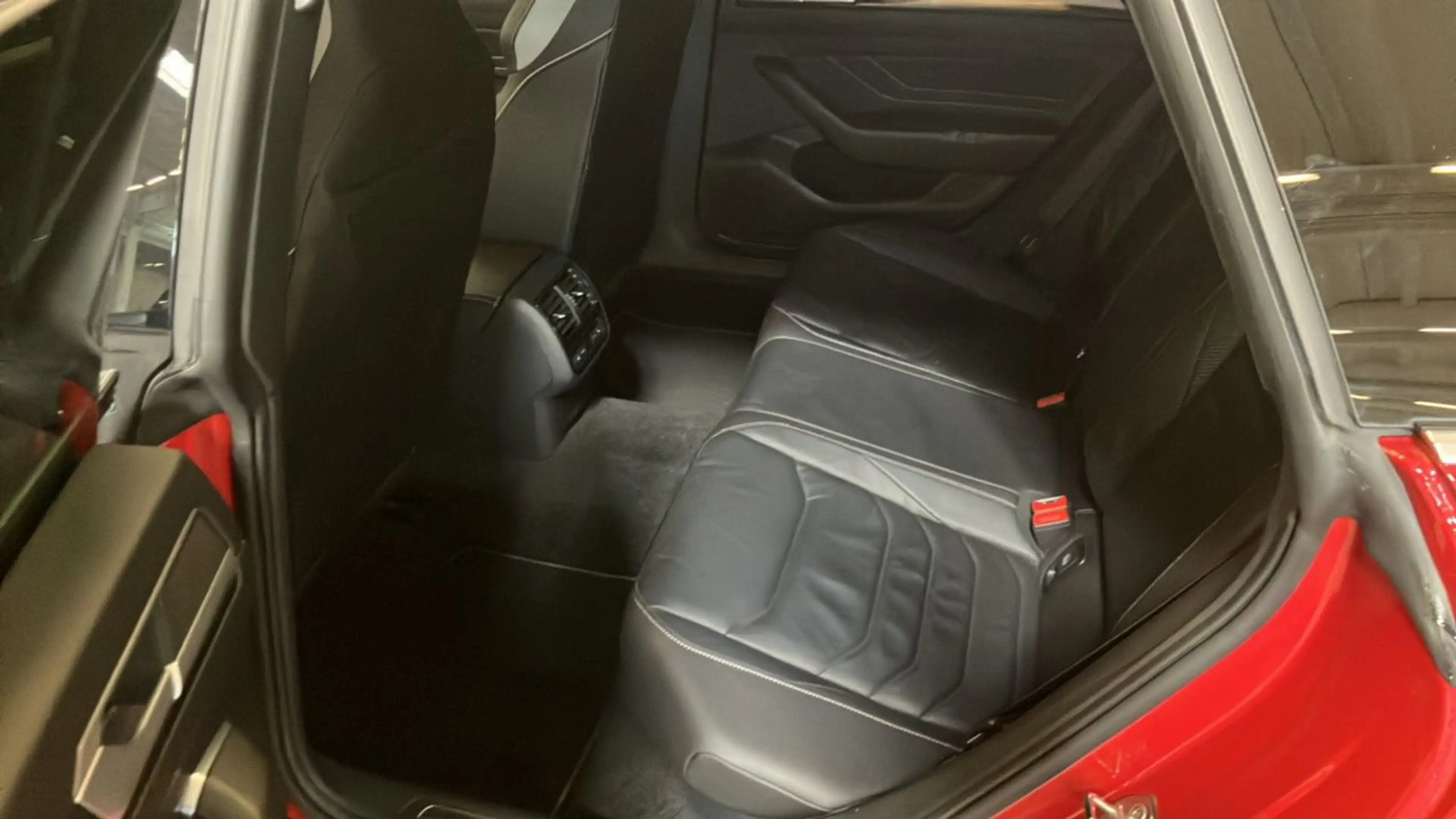 Volkswagen Arteon 1.4 TSI eHybrid R-Line OPF LED*LEDER*SKY*360-CAM* — photo 15