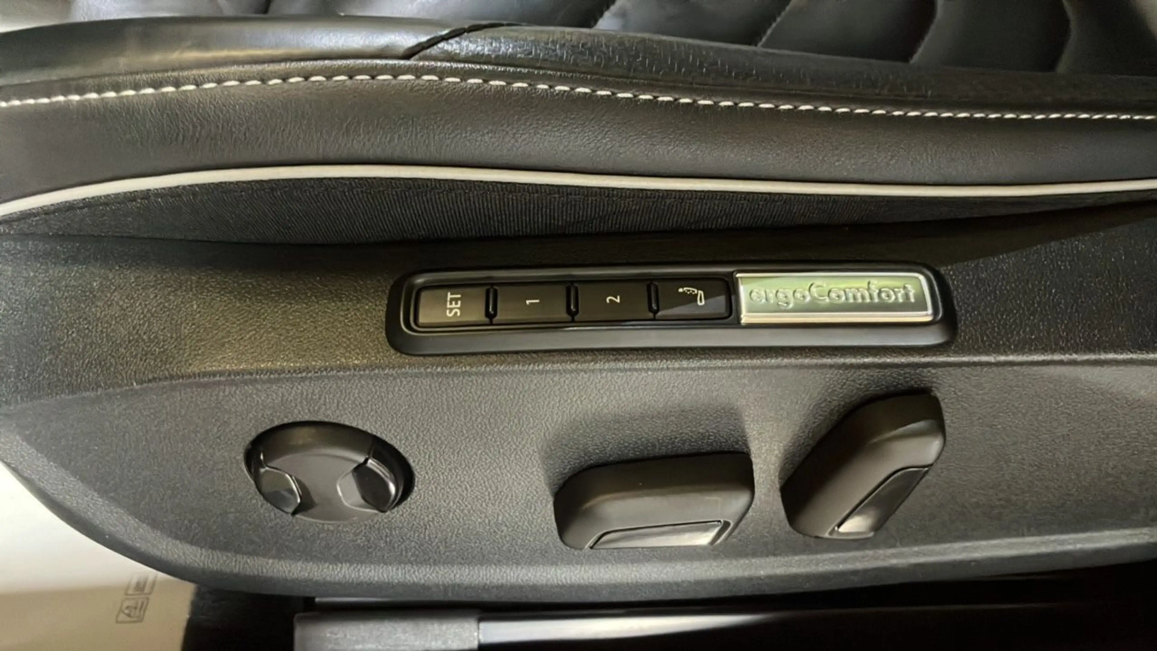Volkswagen Arteon 1.4 TSI eHybrid R-Line OPF LED*LEDER*SKY*360-CAM* — photo 13