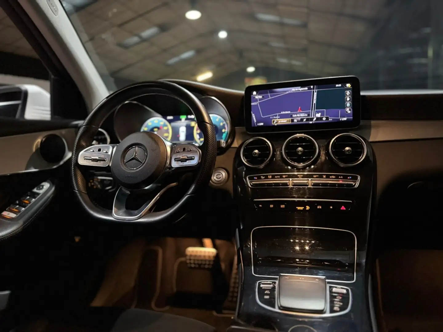 Mercedes-Benz GLC 300 300de 4Matic 9G-Tronic Weiß - 2