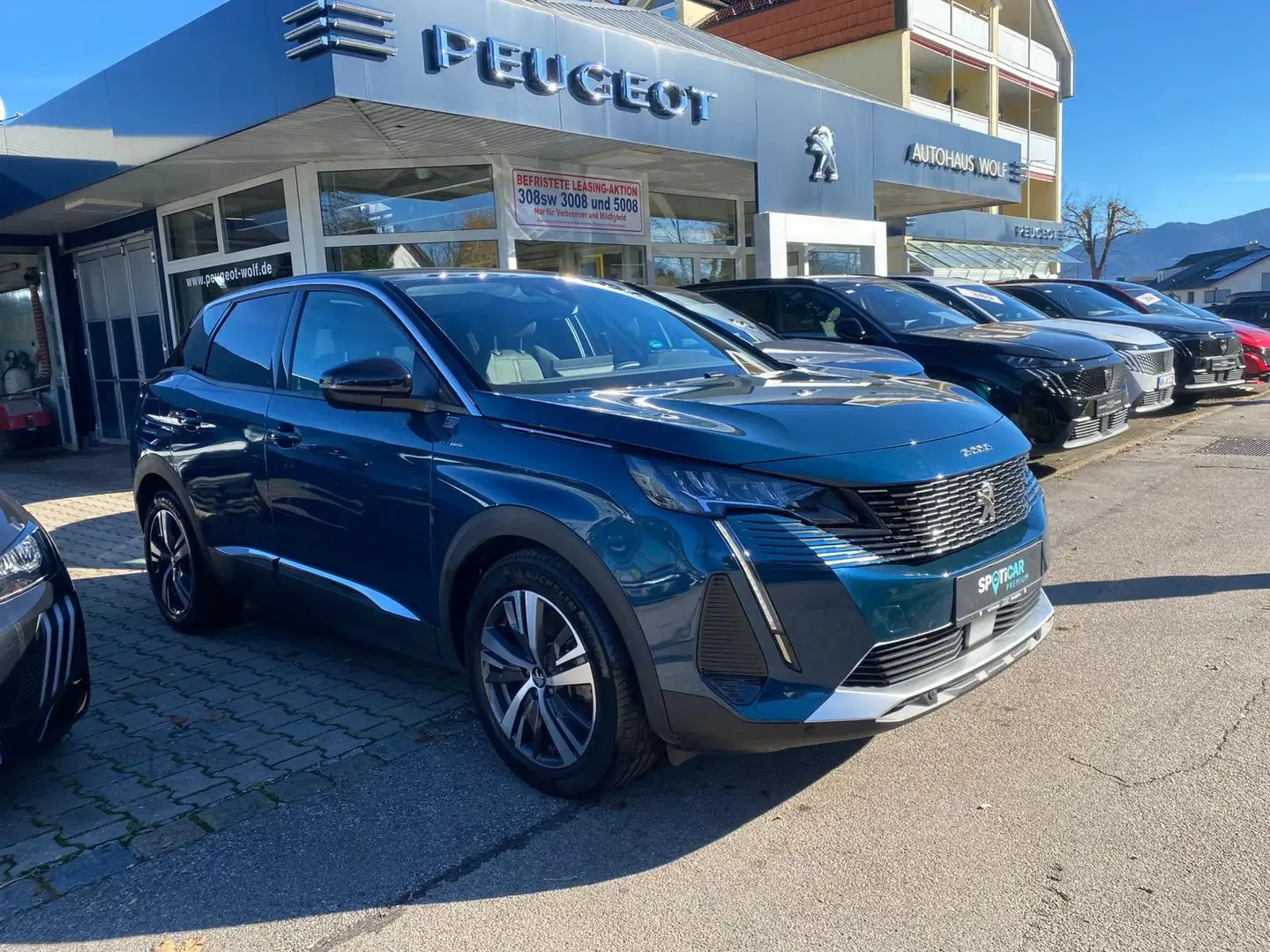 Peugeot 3008 Allure 1.6 Hybrid 225 (Plug-In) Blau - 1