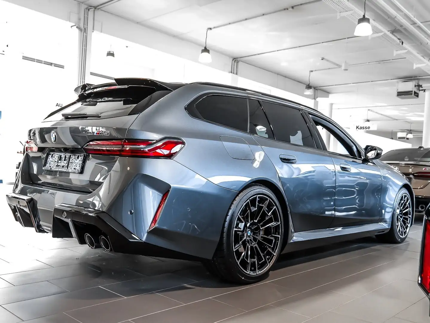 BMW M5 Touring 0,5%Versteu. INDIVIDUAL ULTIMATE PACKAGE Grigio - 2