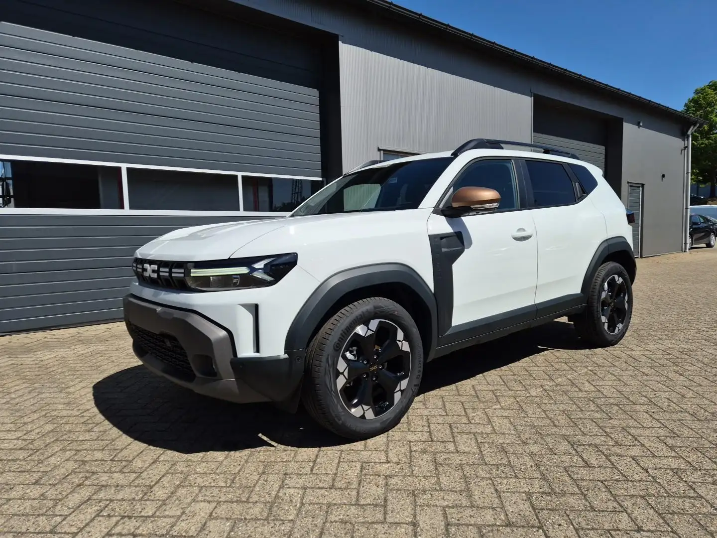 Dacia Duster Extreme Hybrid 140PS Automatik 1.6 SCE 4x Kamer... Blanc - 1