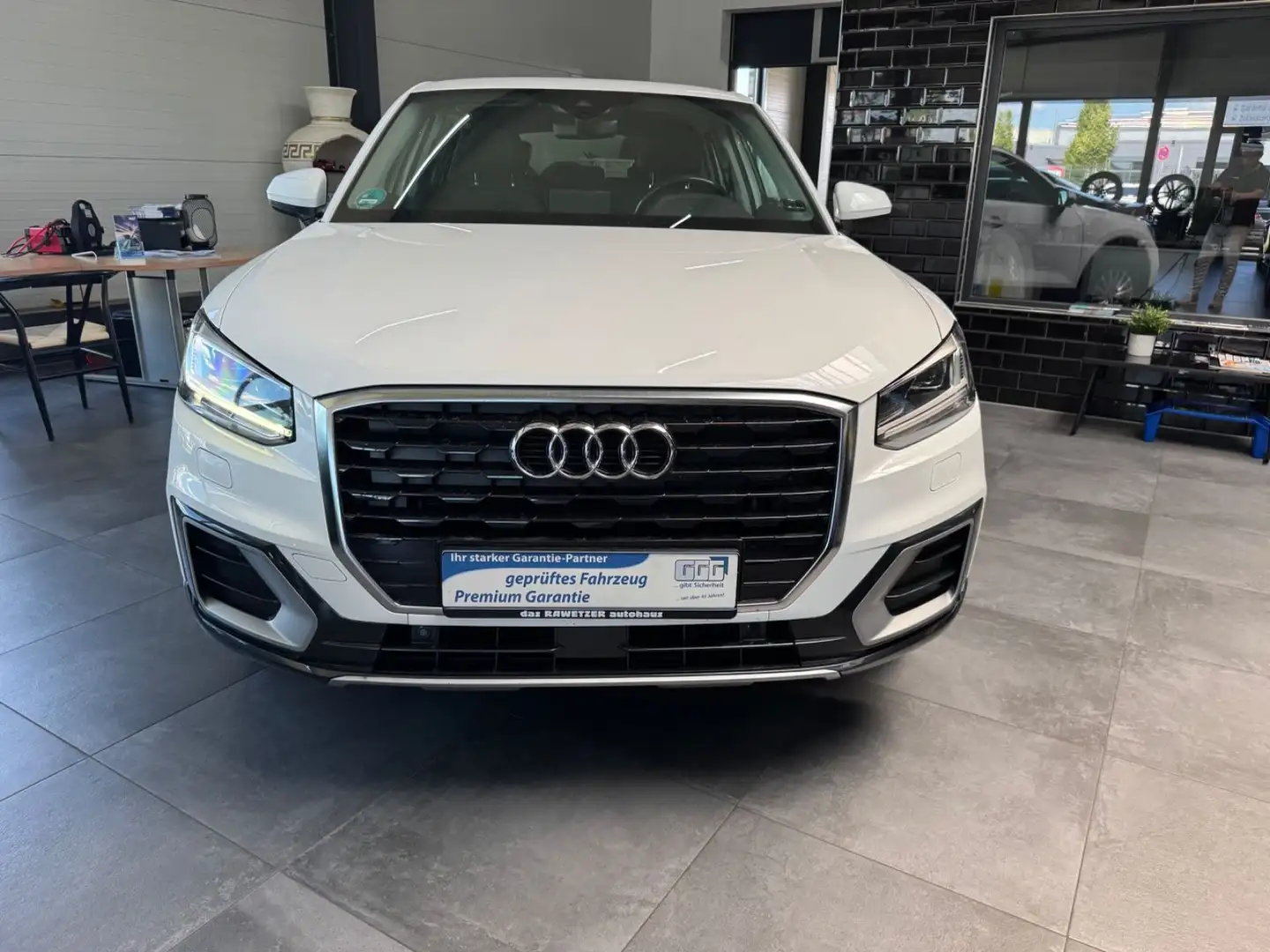 Audi Q2 Weiß - 2