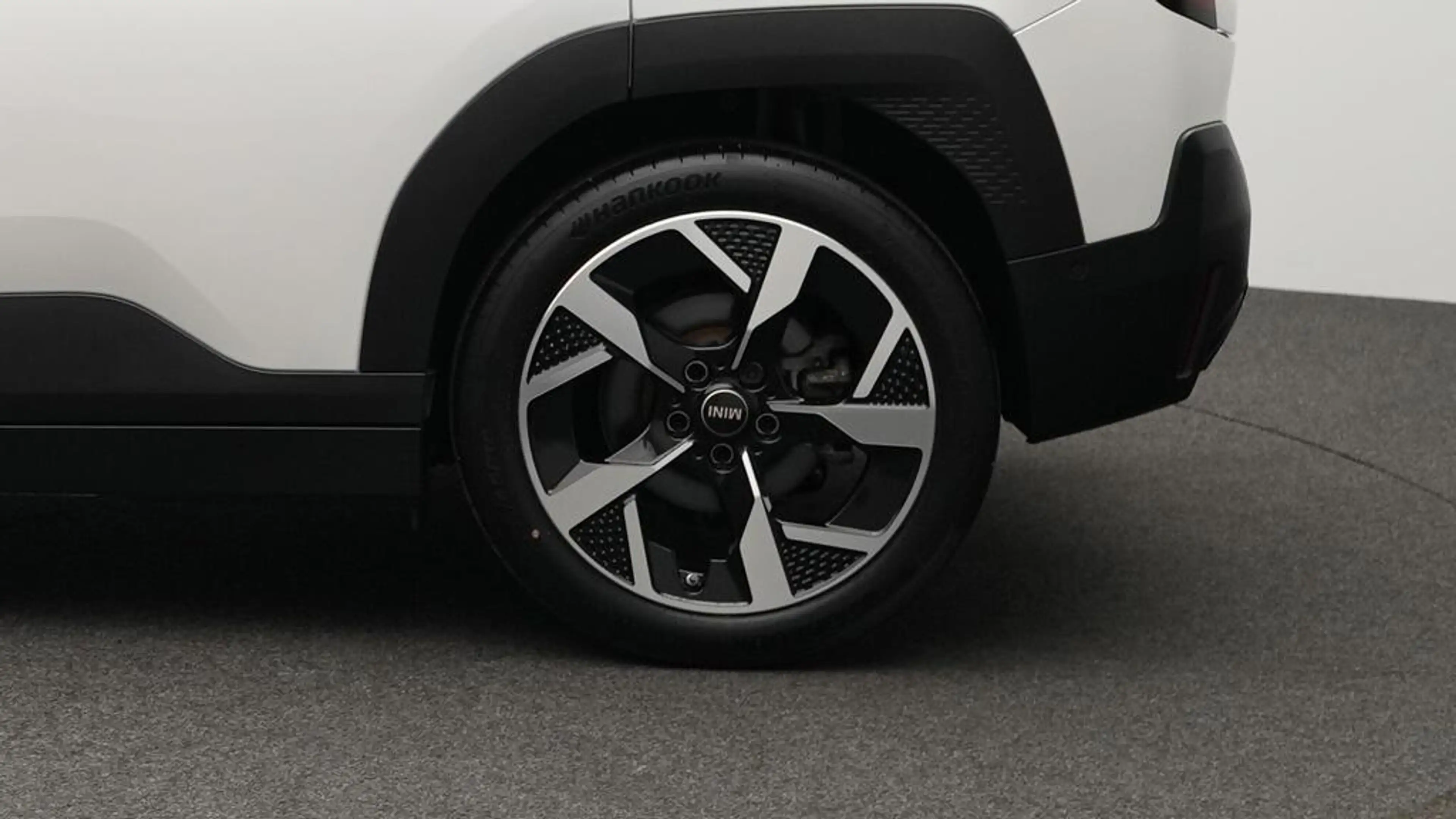 MINI Aceman Classic Trim — photo 10