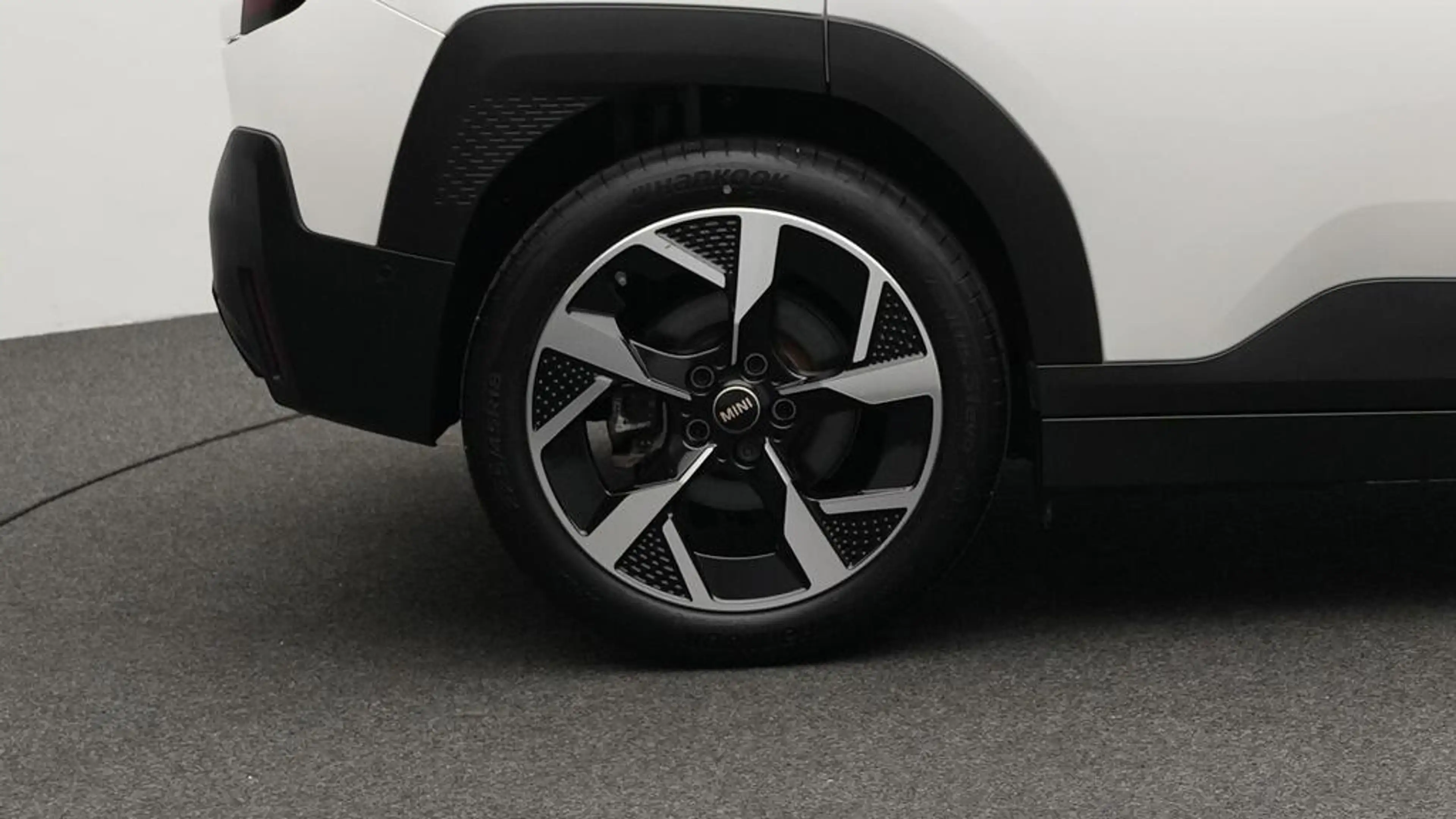 MINI Aceman Classic Trim — photo 9